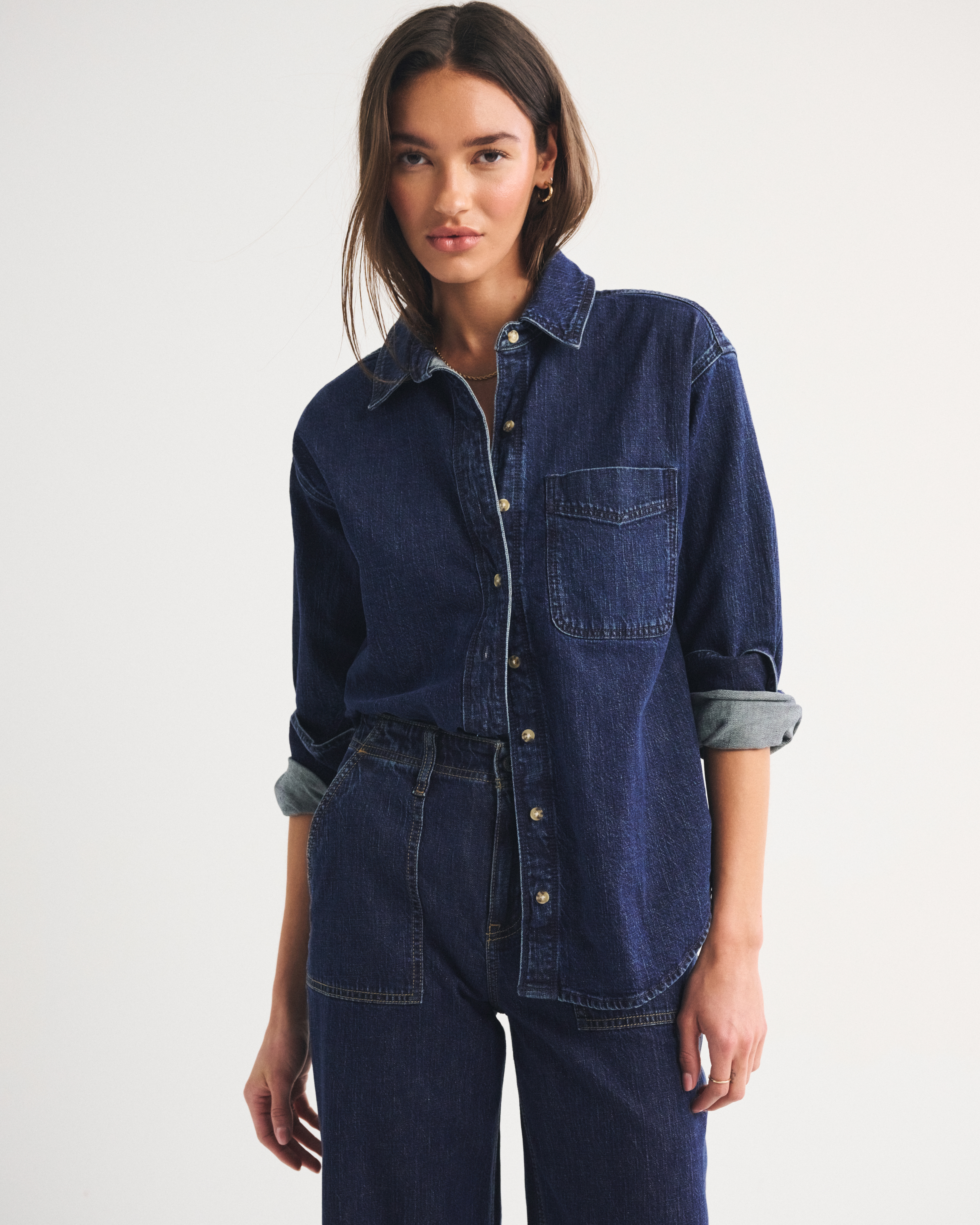 Женские рубашки Abercrombie & Fitch Oversized Linen-Blend Denim Shirt — фото 2
