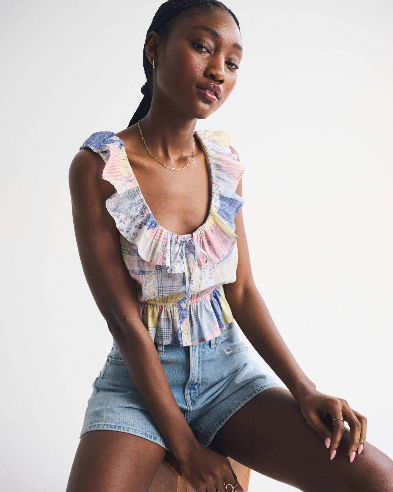 Ruffle Scoopneck Button-Through Tank