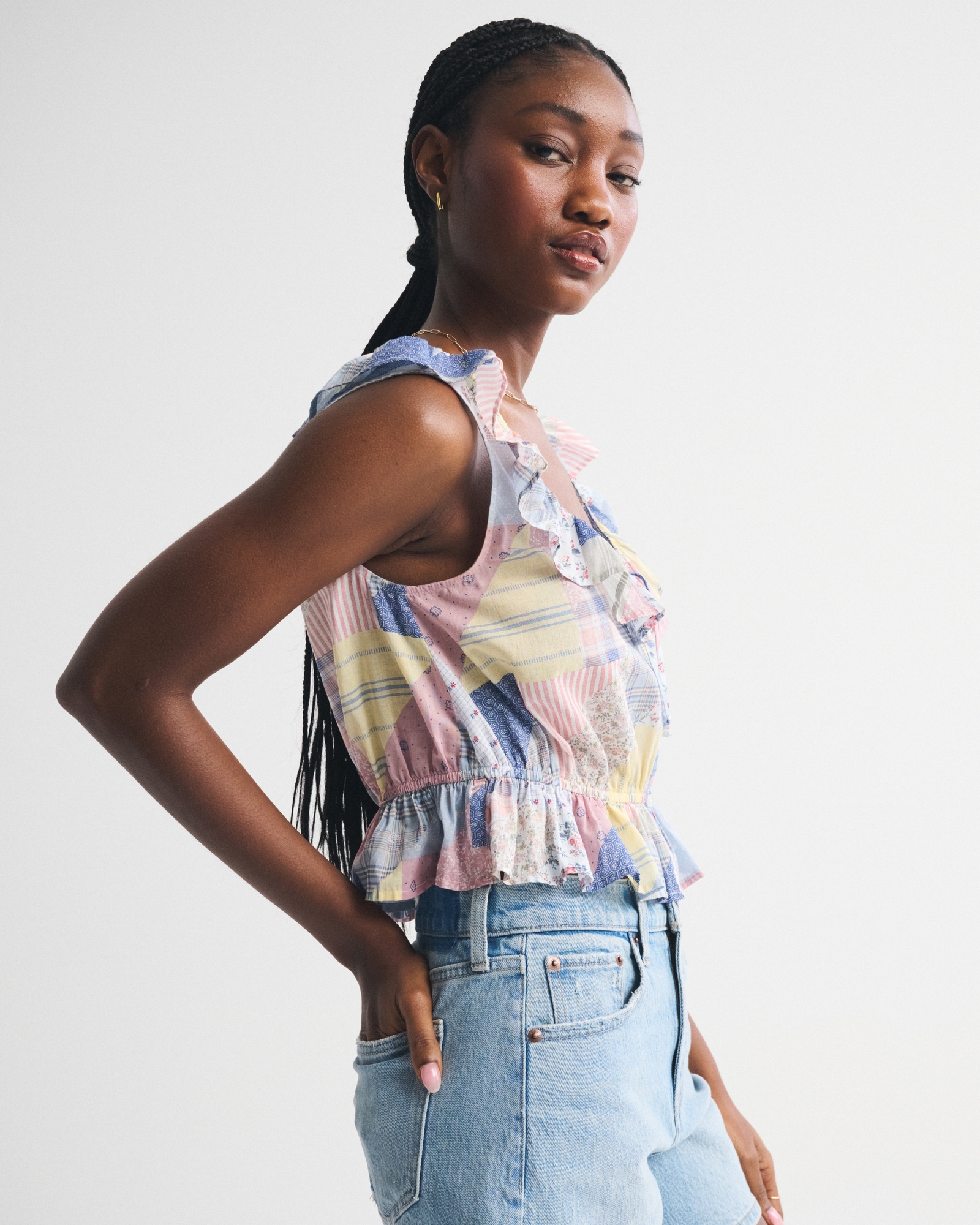 Ruffle Scoopneck Button-Through Tank