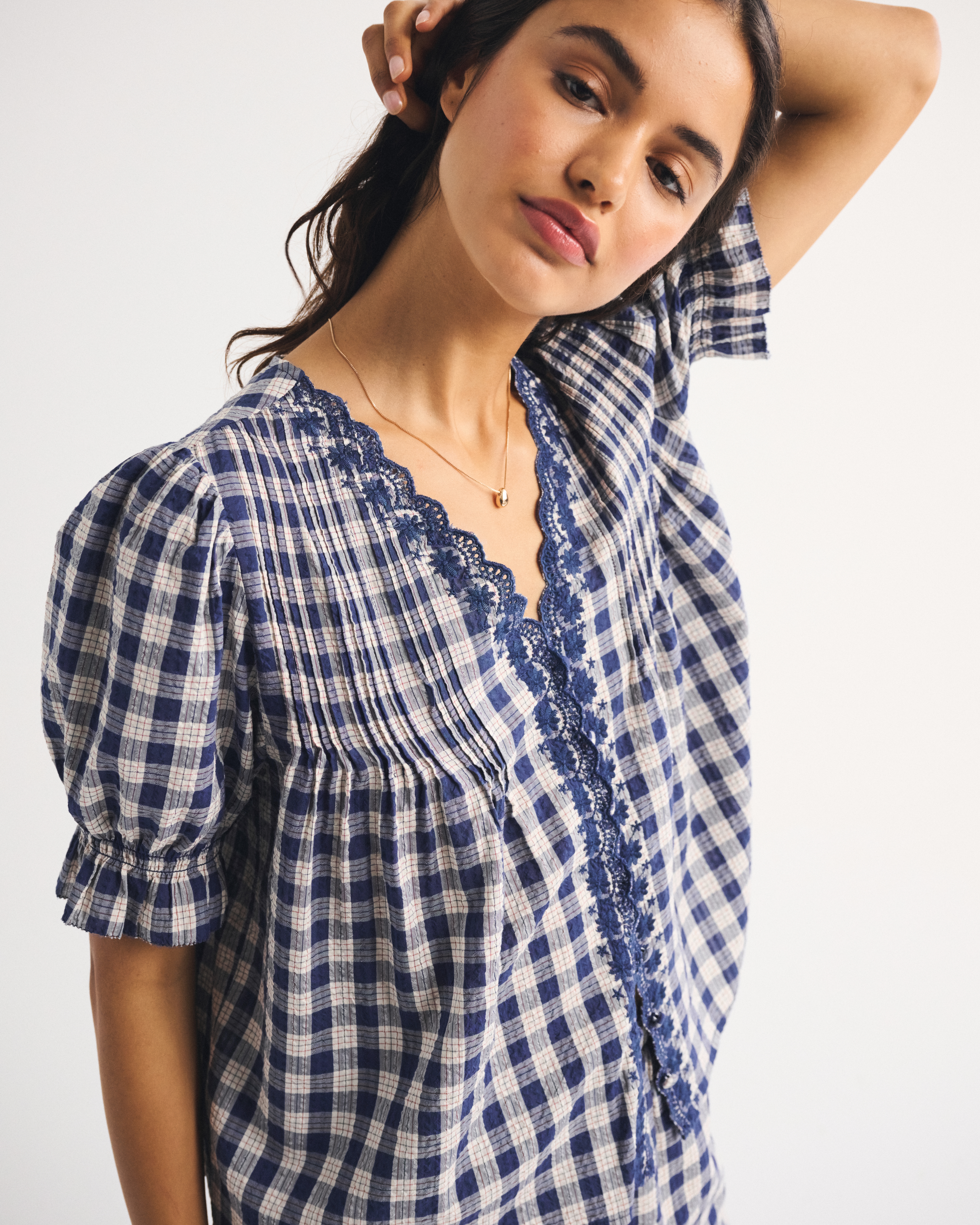 Женская блузка Abercrombie & Fitch Puff-Sleeve Pintuck Blouse, цвет: Синий клетчатый — фото 2