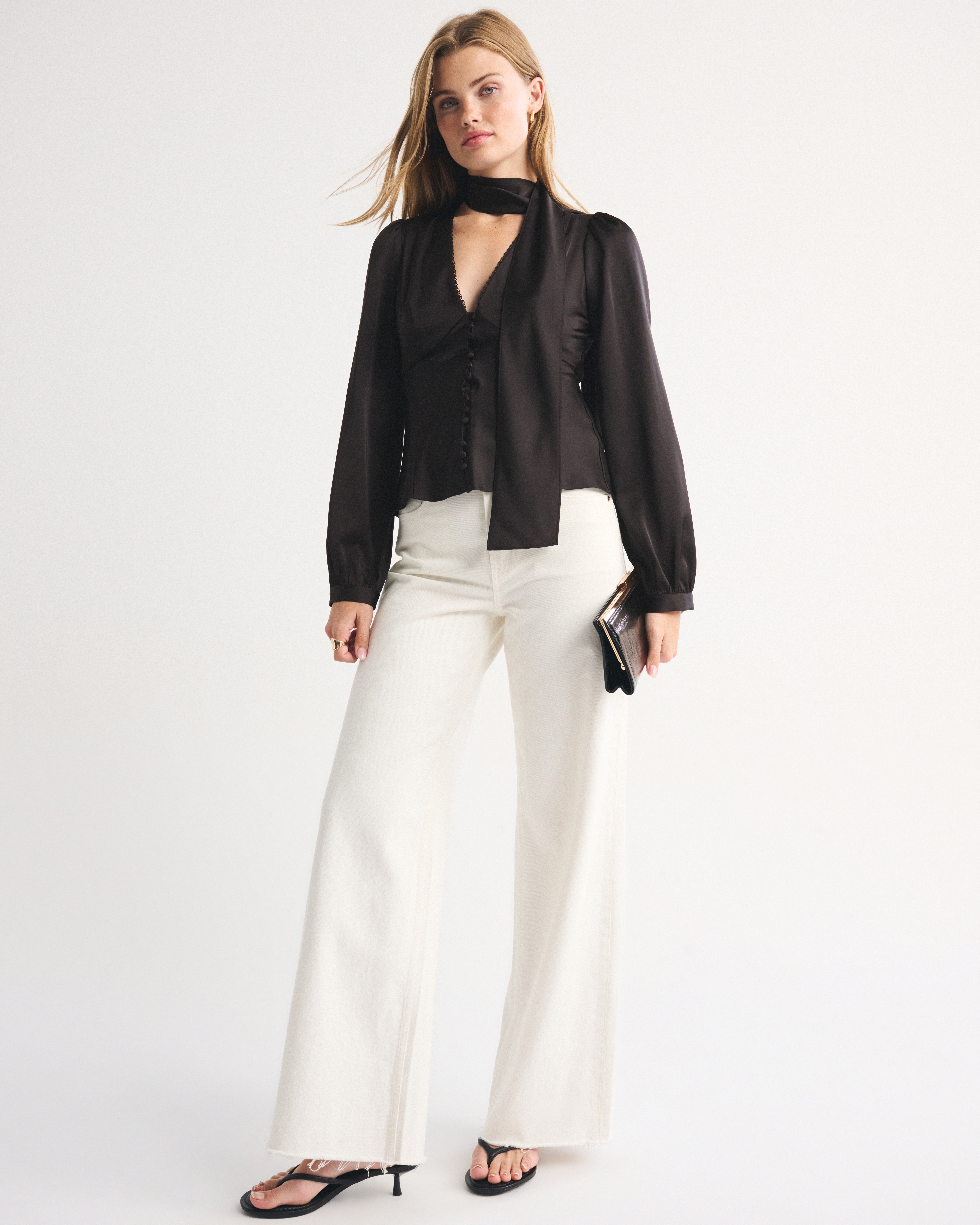 Женские блузки Abercrombie & Fitch Removable Scarf V-Neck Blouse — фото 3