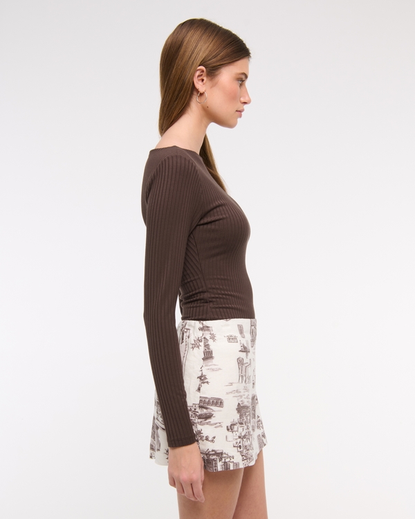 The A&F Scarlett Mid Rise Linen-Blend Mini Skort