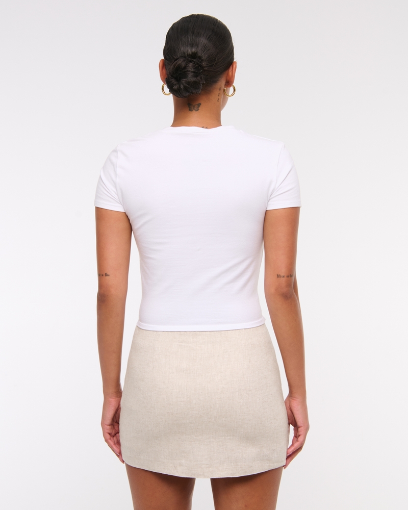 The A&F Scarlett Mid Rise Linen-Blend Mini Skort