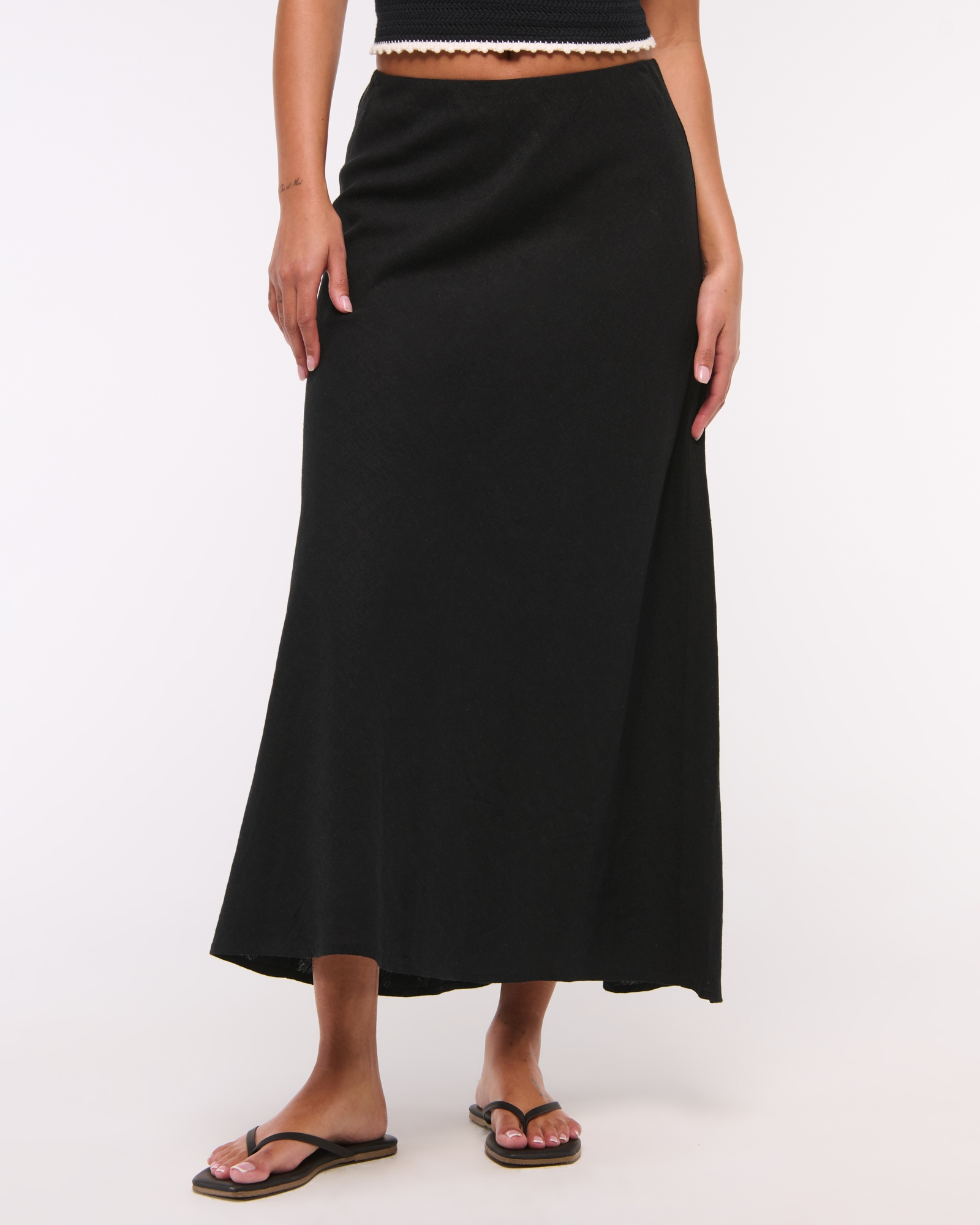 Mid Rise Linen-Blend Maxi Skirt