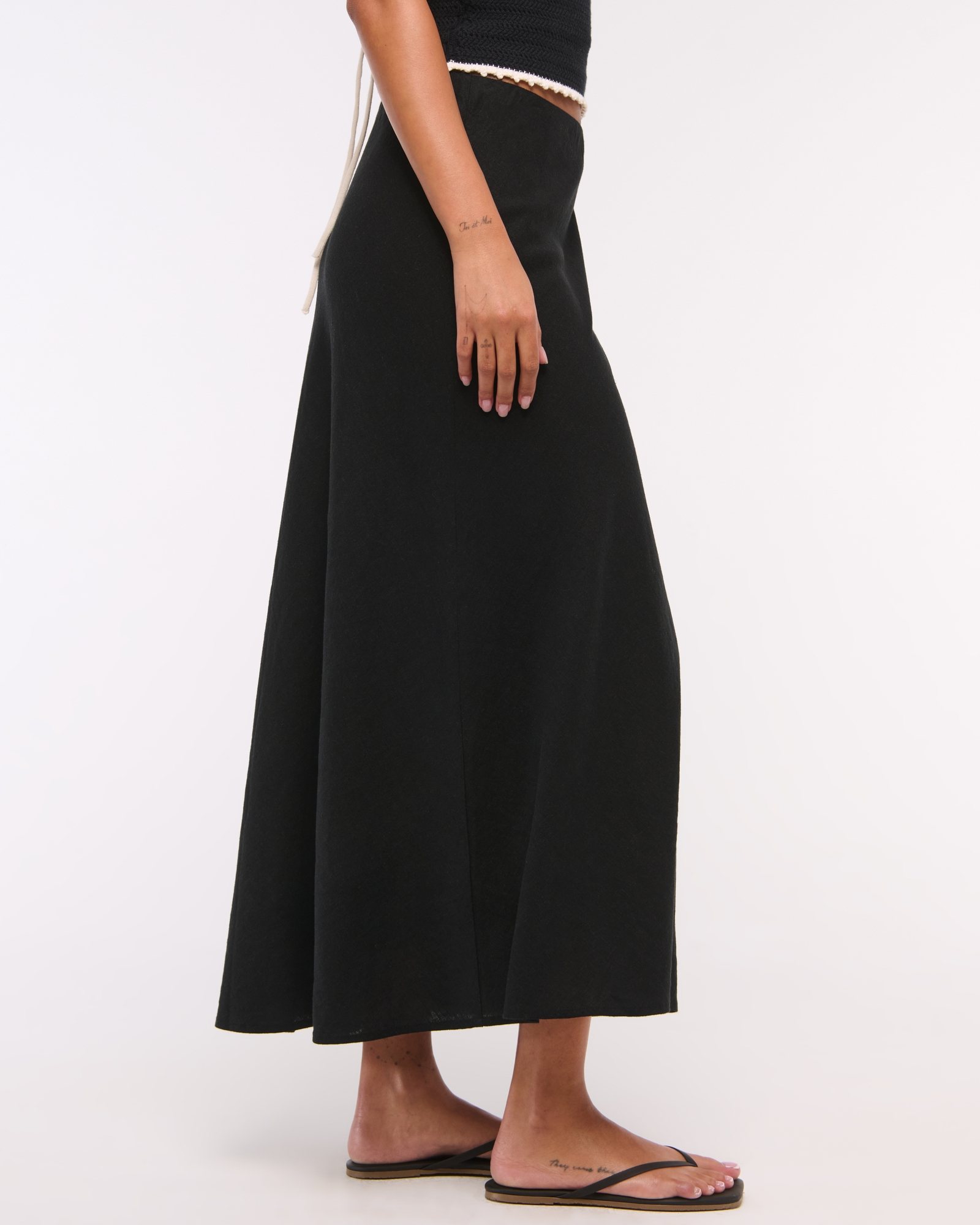 Mid Rise Linen-Blend Maxi Skirt