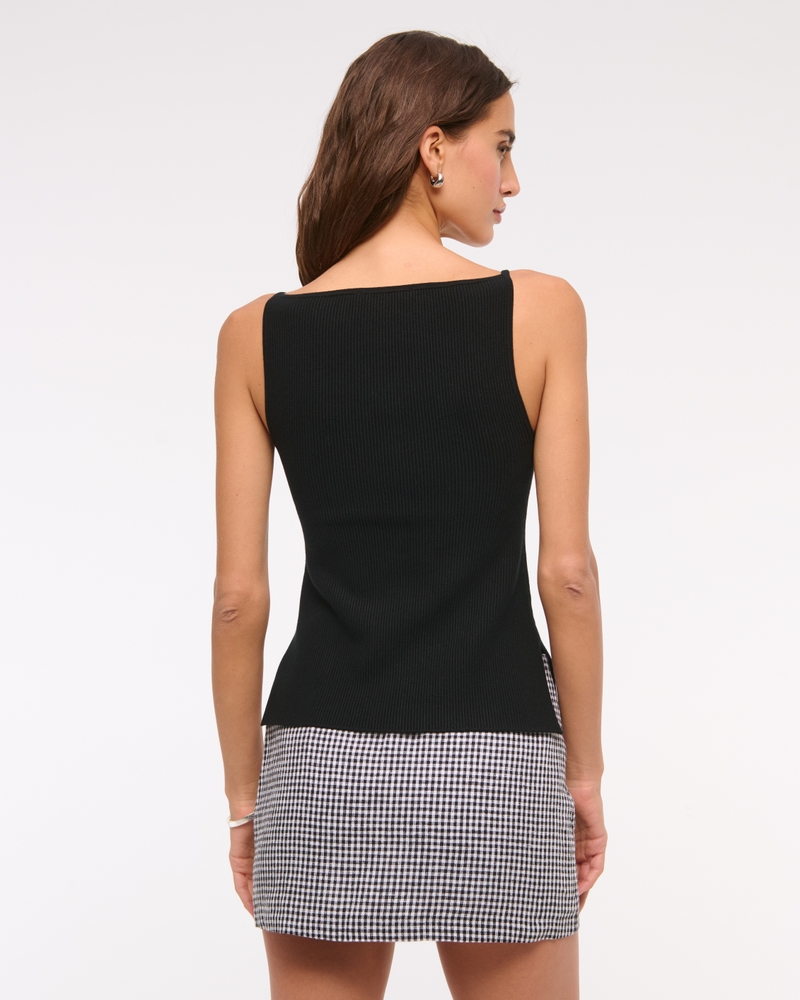 The A&F Scarlett Mid Rise Linen-Blend Mini Skort