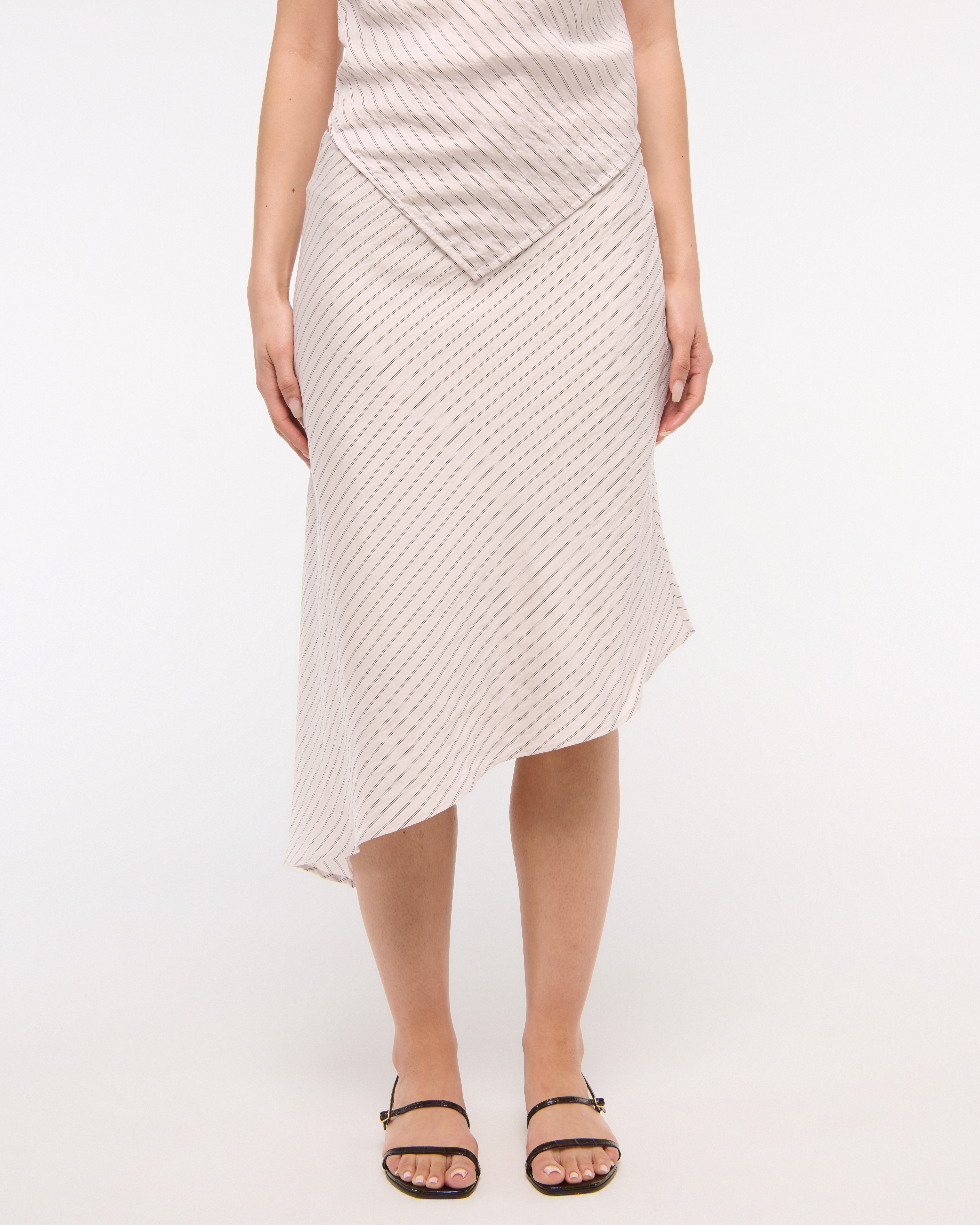 Женские юбки Abercrombie & Fitch Mid Rise Asymmetrical Hem Midi Skirt — фото 3