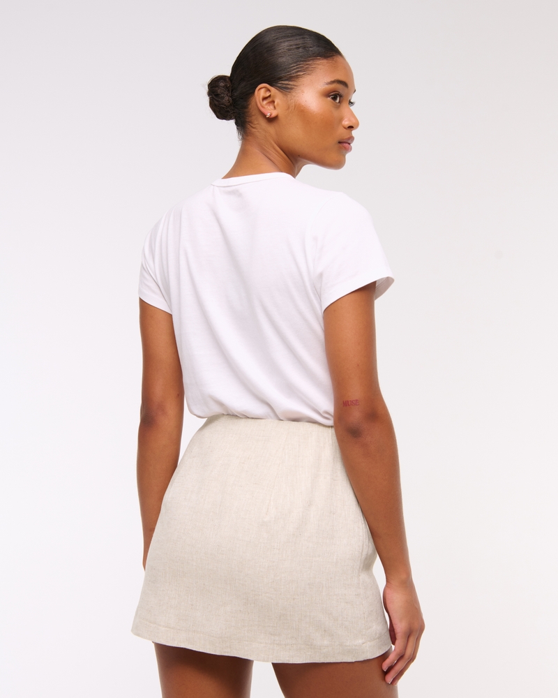 The A&F Scarlett Curve Love Linen-Blend Mini Skort