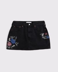 Curve Love Embroidered Mid Rise 5-Pocket Denim Mini Skort