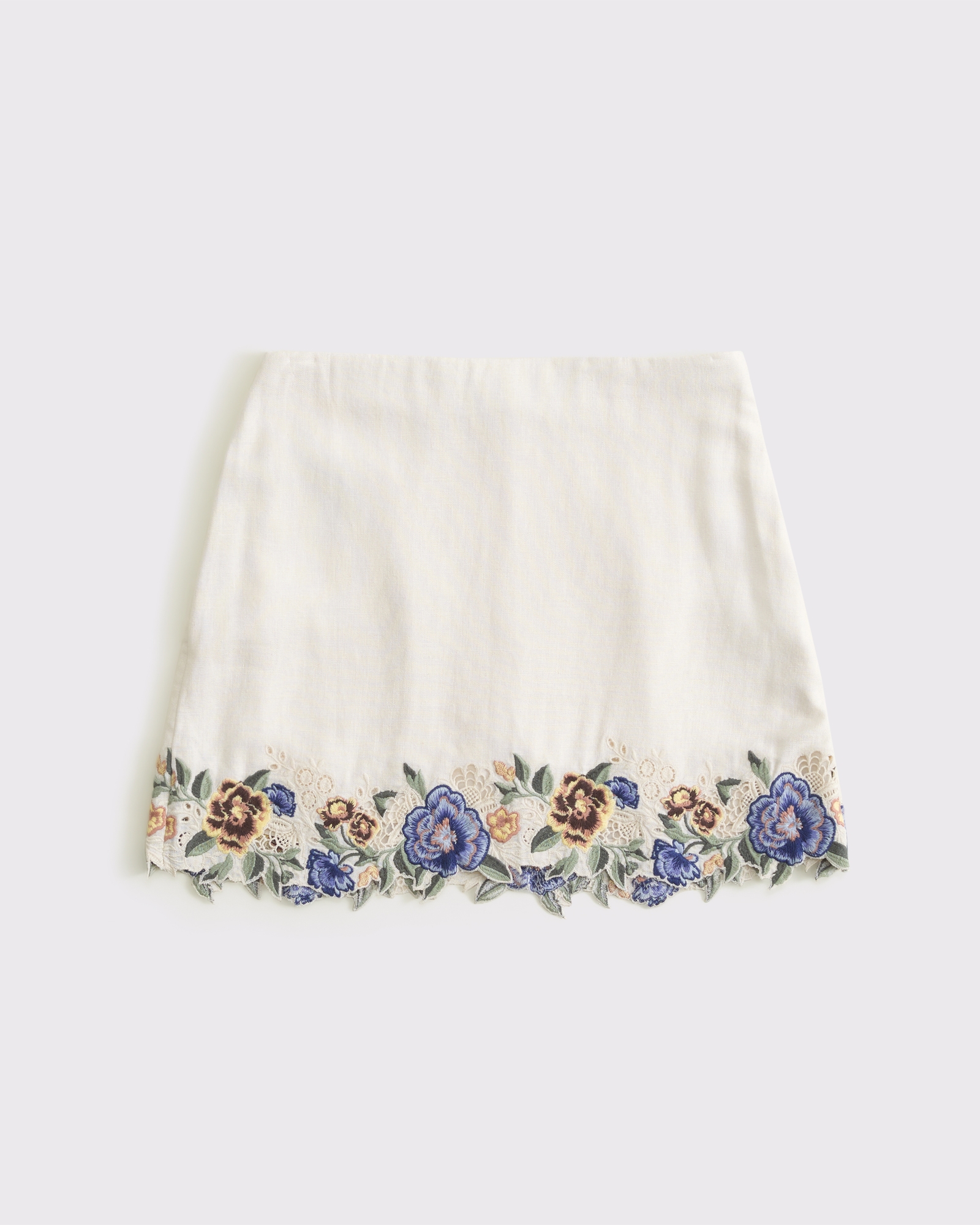 The A&F Scarlett Linen-Blend Mini Skort