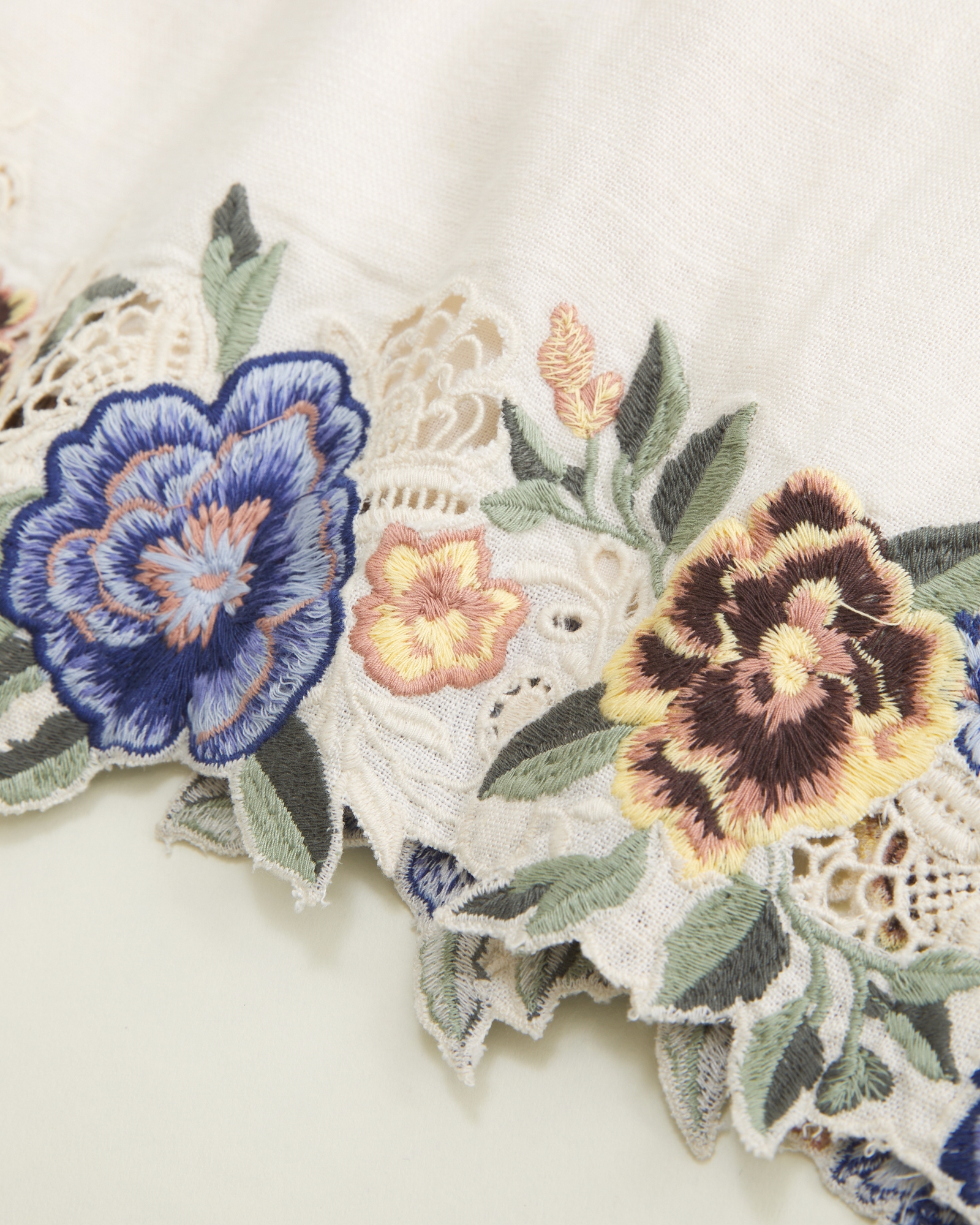 The A&F Scarlett Linen-Blend Mini Skort