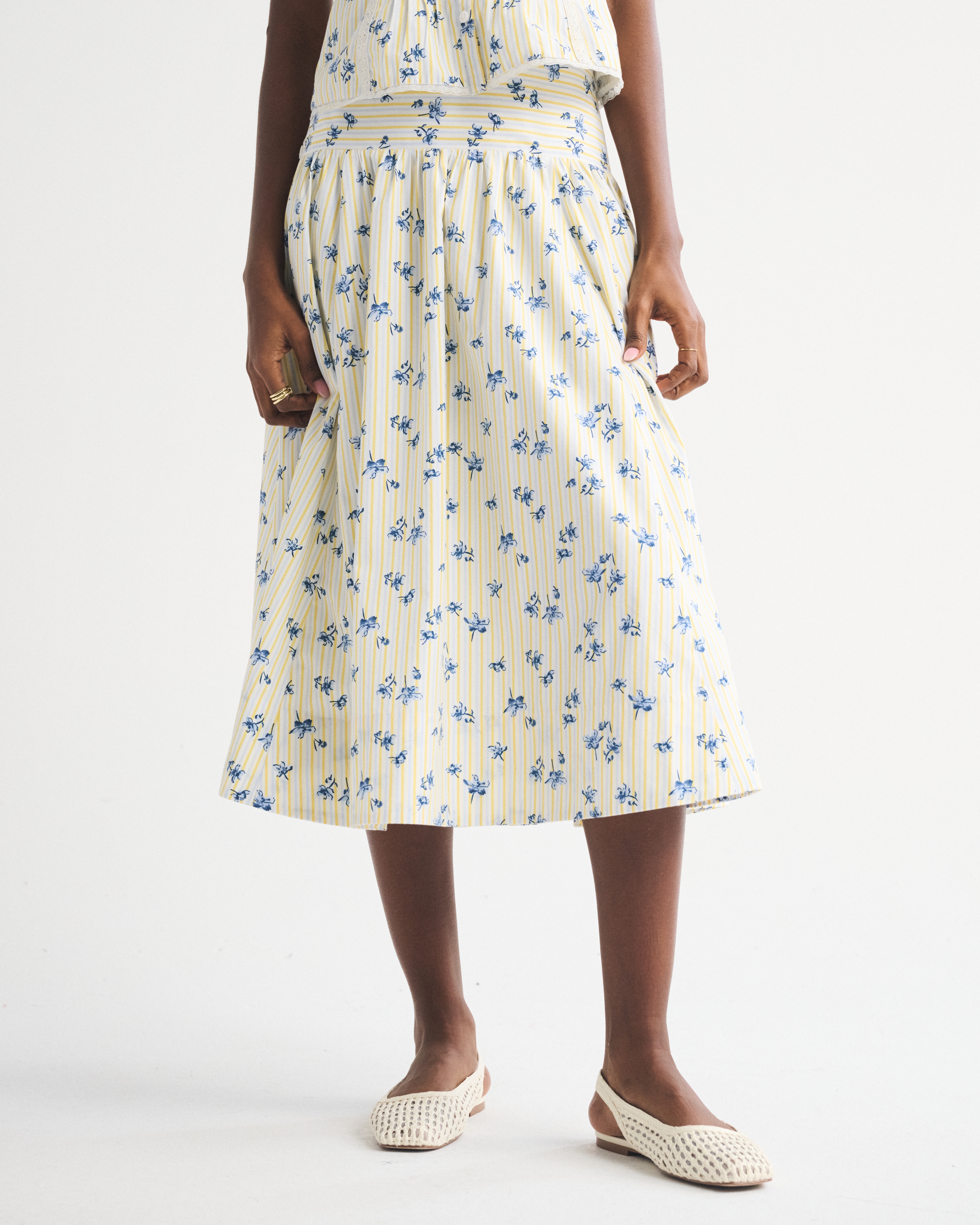 Женские юбки Abercrombie & Fitch Drop-Waist Side-Button Midi Skirt — фото 3