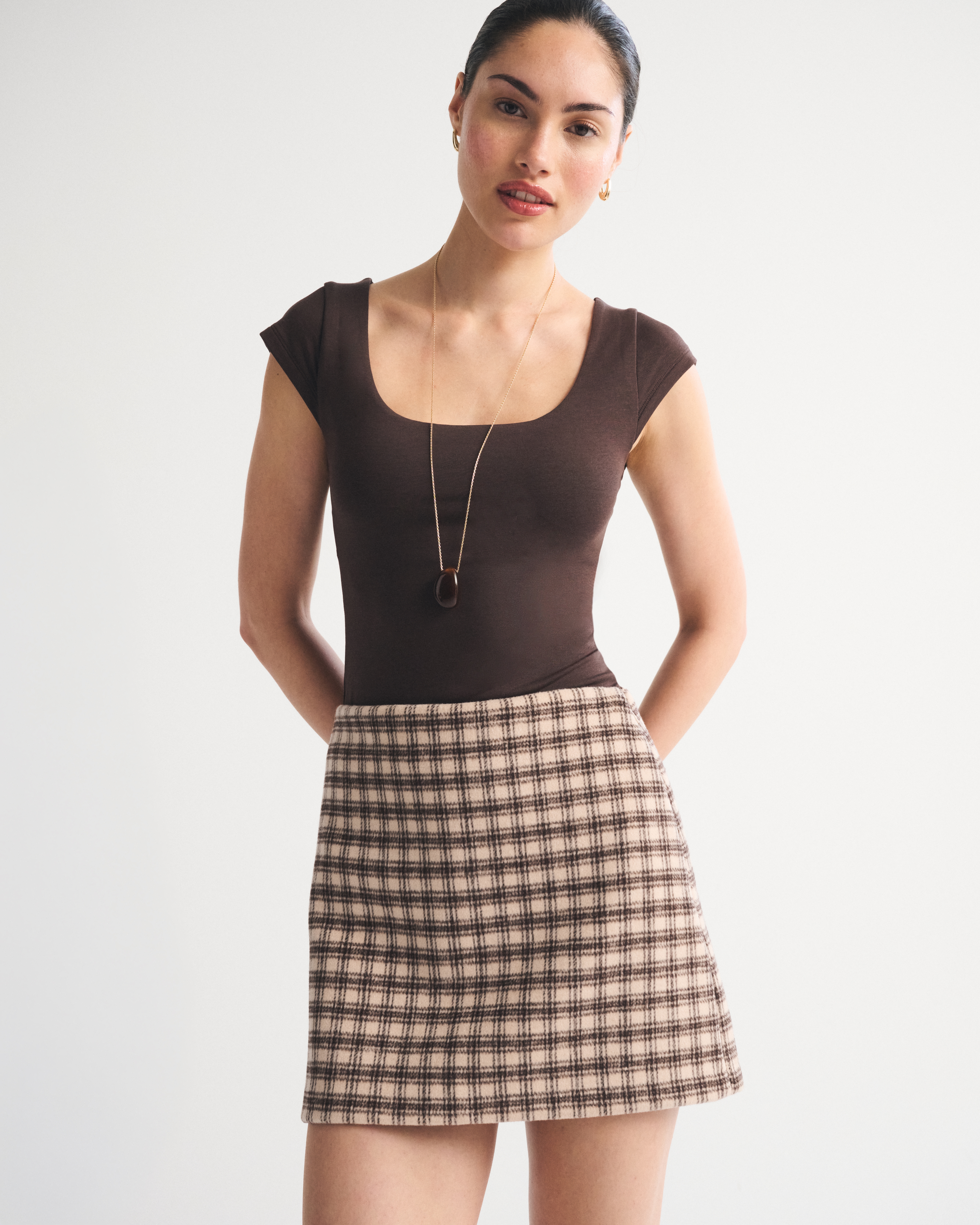 Женская юбка-шорты Abercrombie & Fitch The A&F Scarlett Wool-Blend Mini Skort, цвет: Коричневый клетчатый — фото 2
