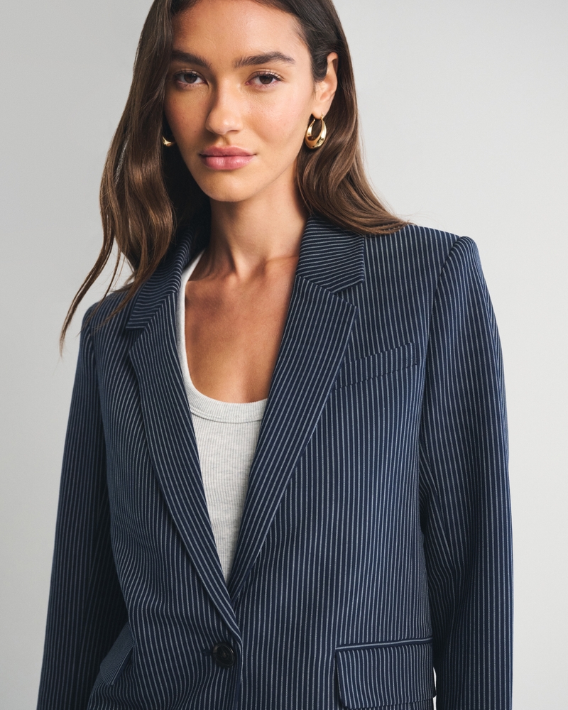Classic Suiting Blazer - thumbnail 3