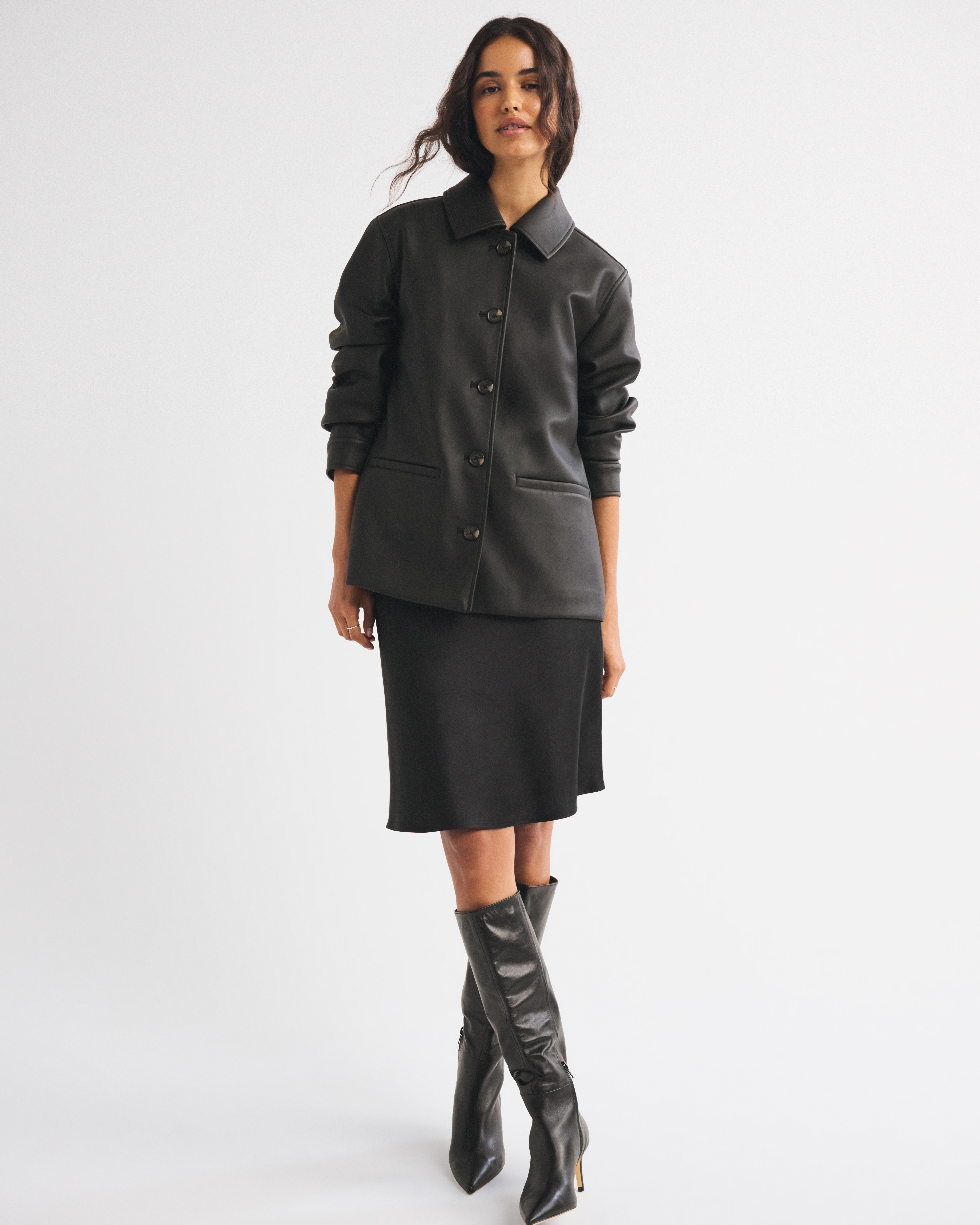 Женская куртка Abercrombie & Fitch Relaxed Vegan Leather, цвет: Чёрный — фото 3