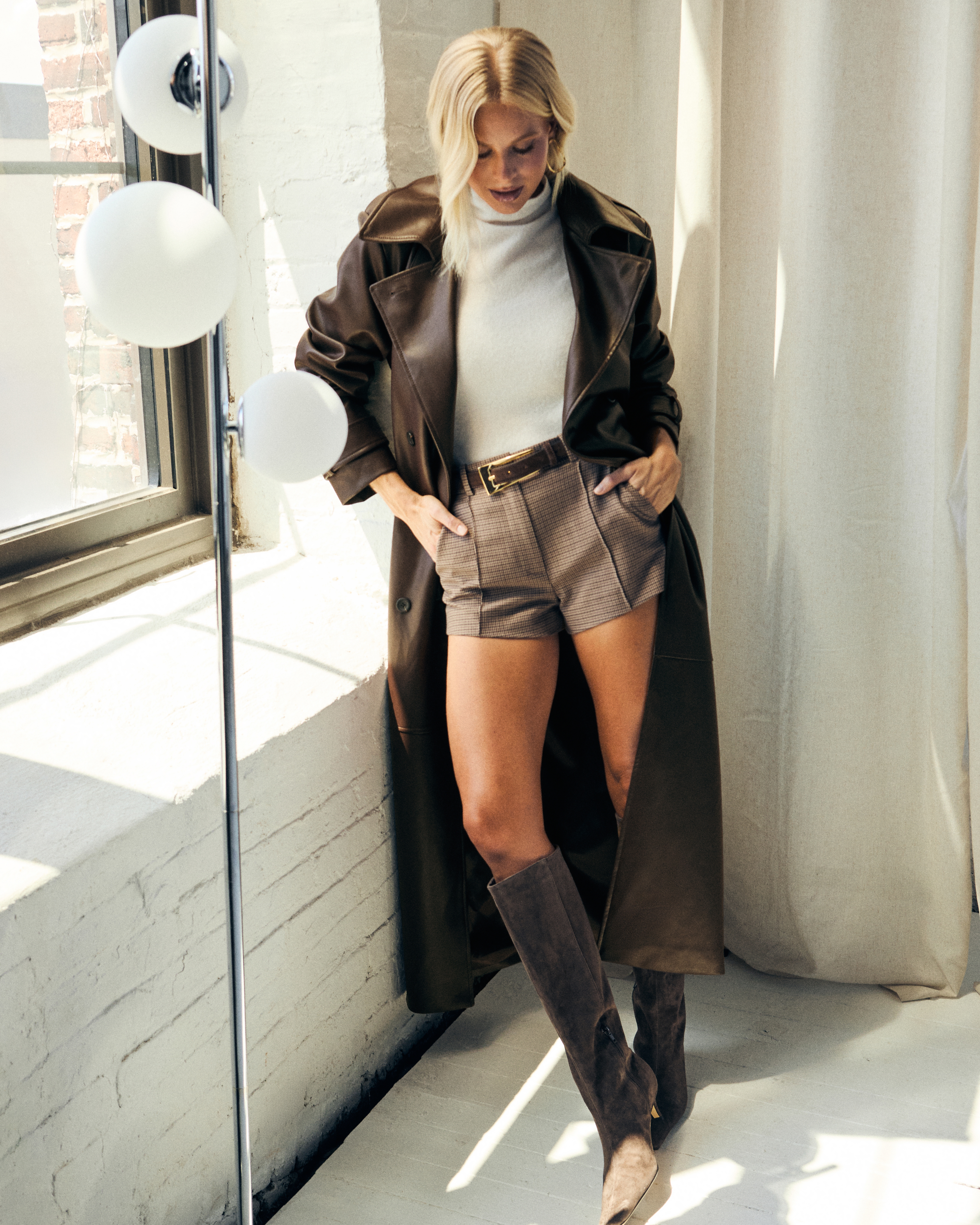 Женские куртки Abercrombie & Fitch Vegan Leather Trench Coat — фото 2