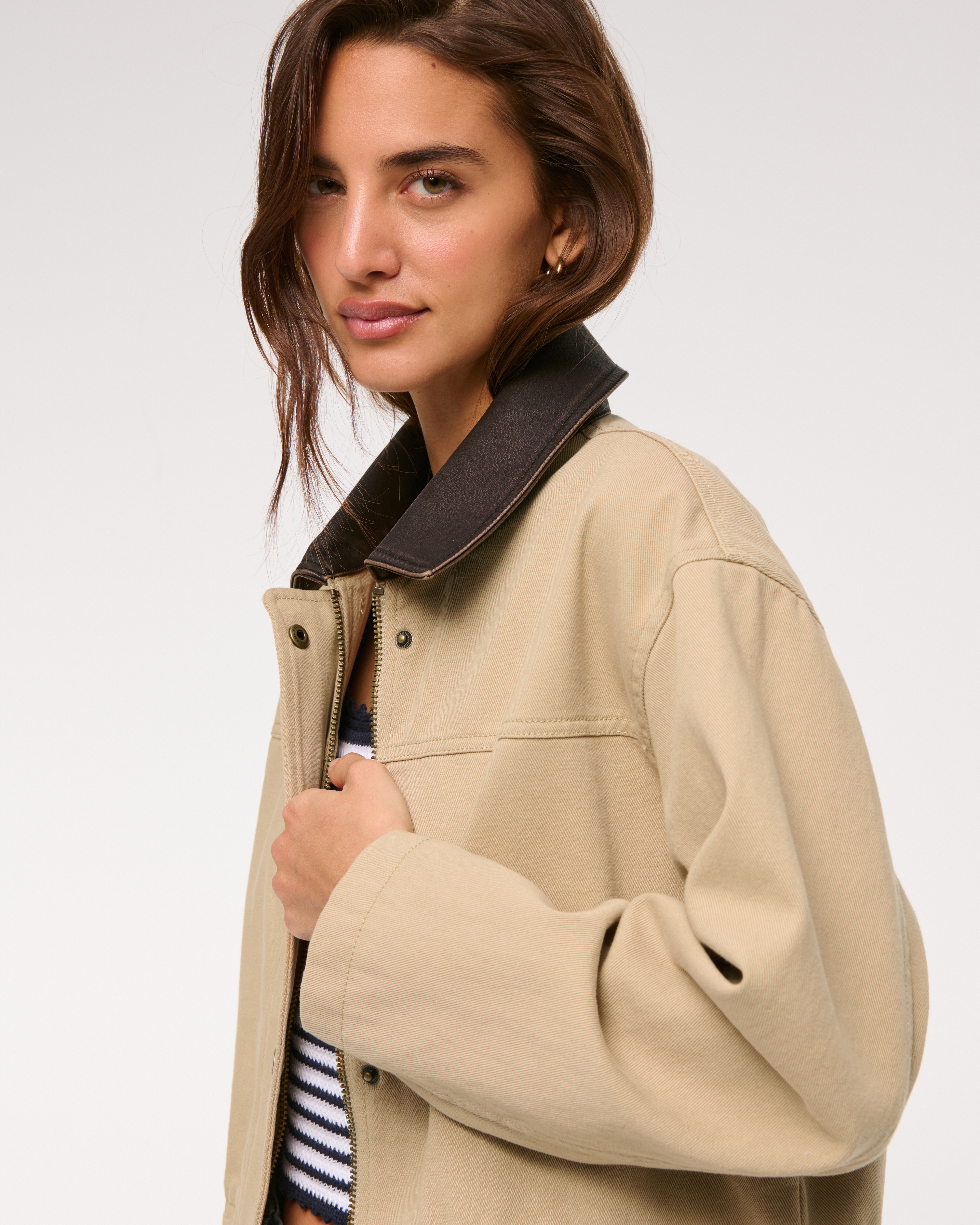 Oldham jacket Beige アウターその他 Zara CROPPED BEIGE JACKET WITH GOLD BUTTONS size S 3046/086