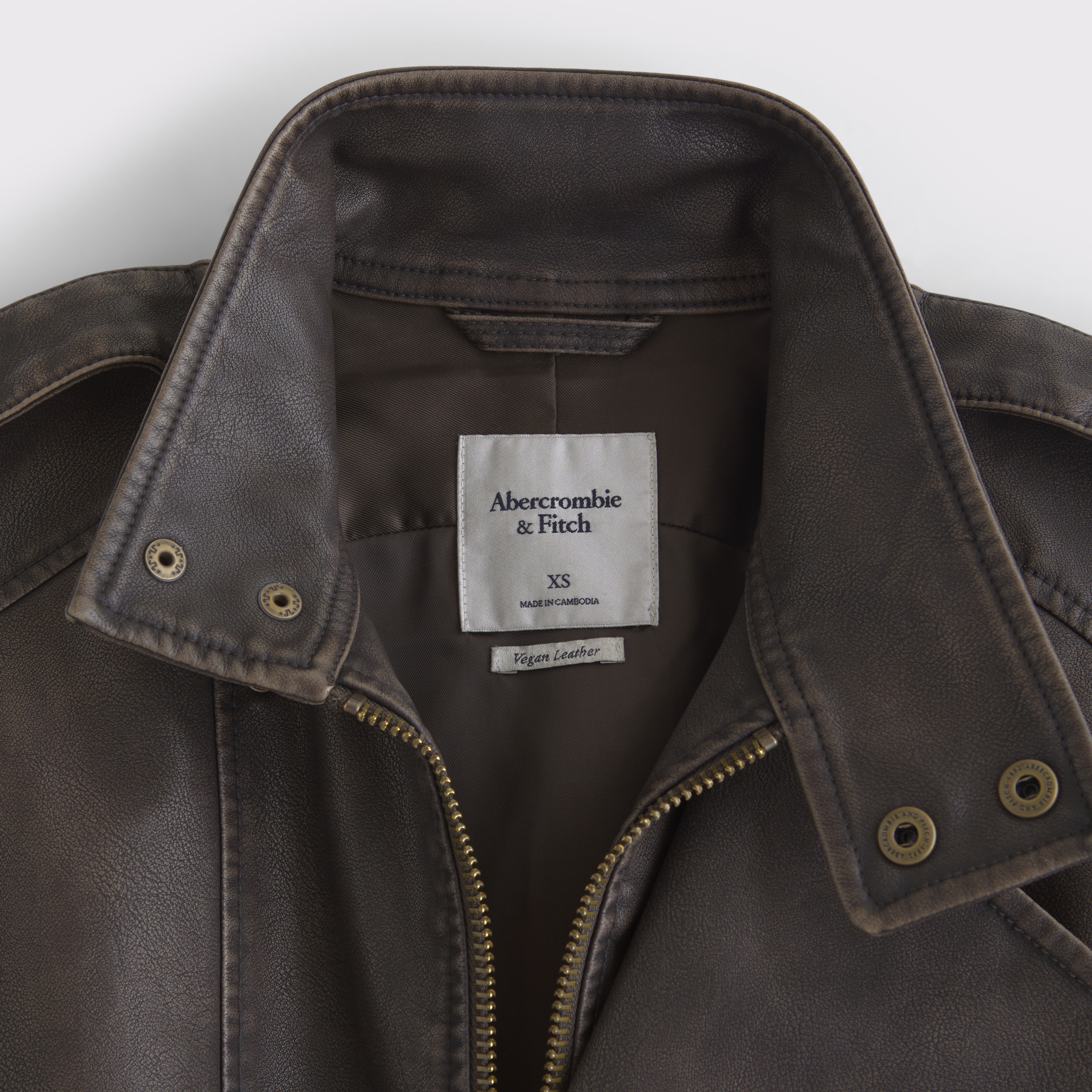 ウィメンズ リラックス モックネック フェイクレザー ボンバー ウィメンズ リラックス モックネック フェイクレザー ボンバー