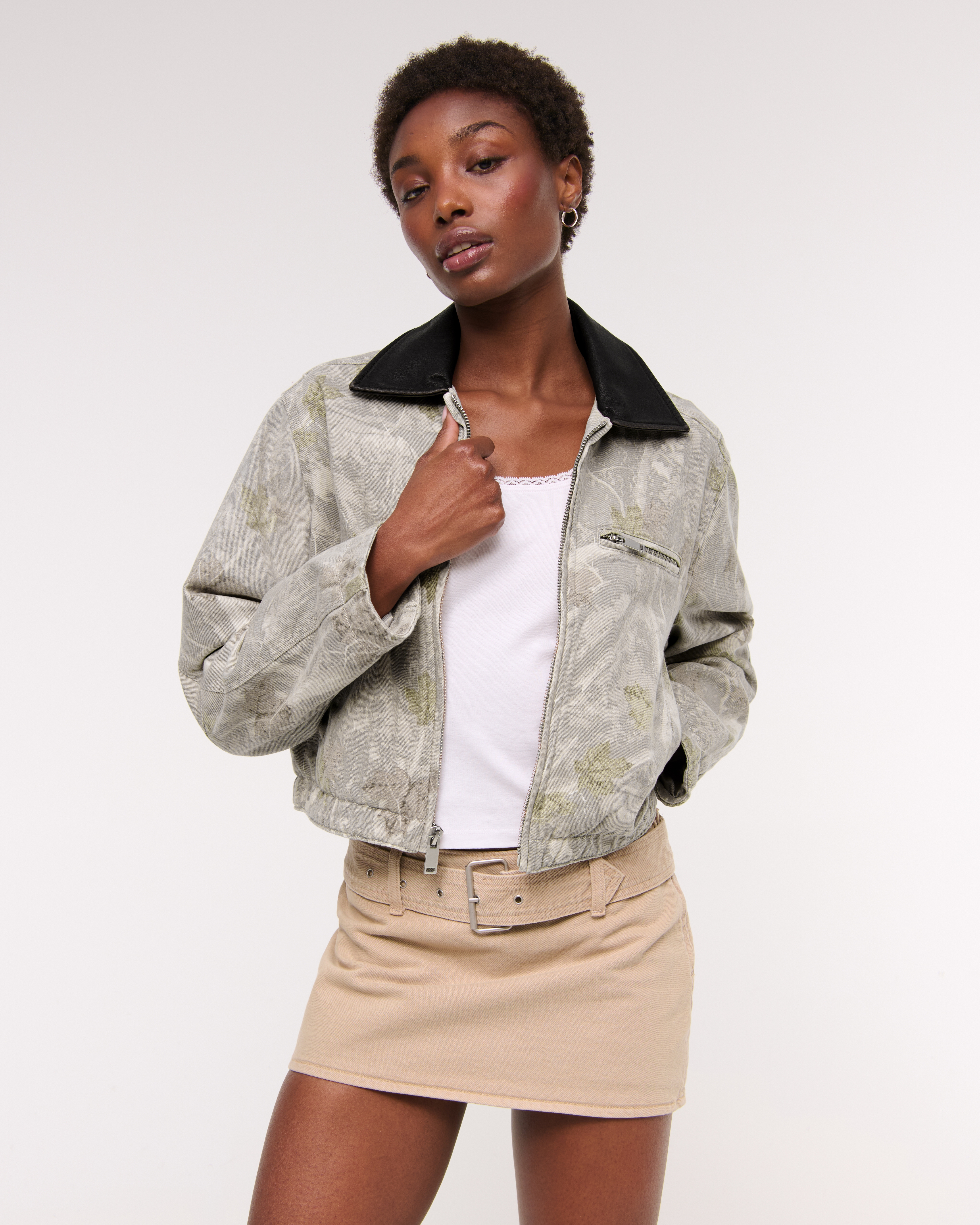 Abercrombie & Fitch Cropped Twill Trucker Jacket In Green