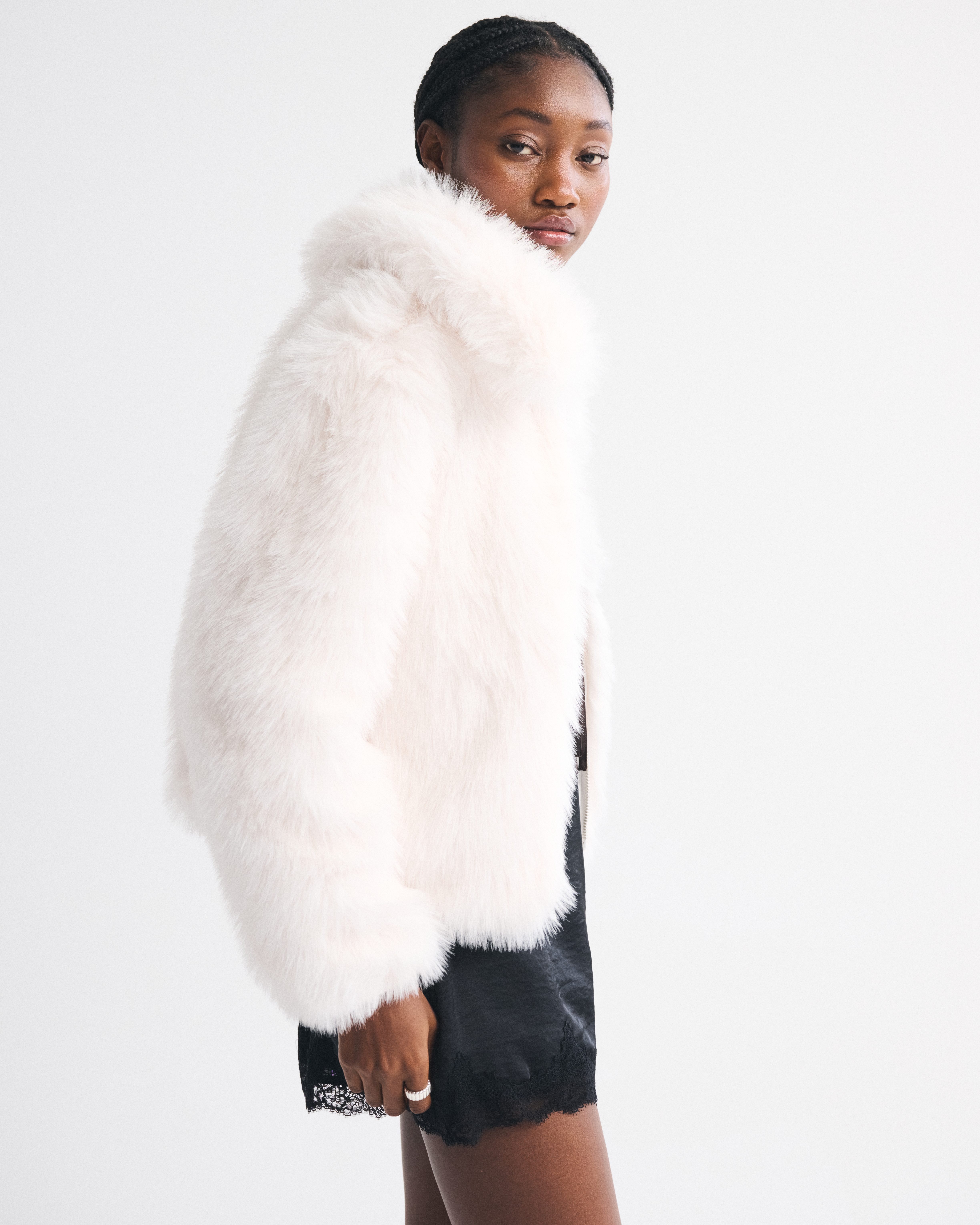 Abercrombie & Fitch Short Faux Fur Coat In White