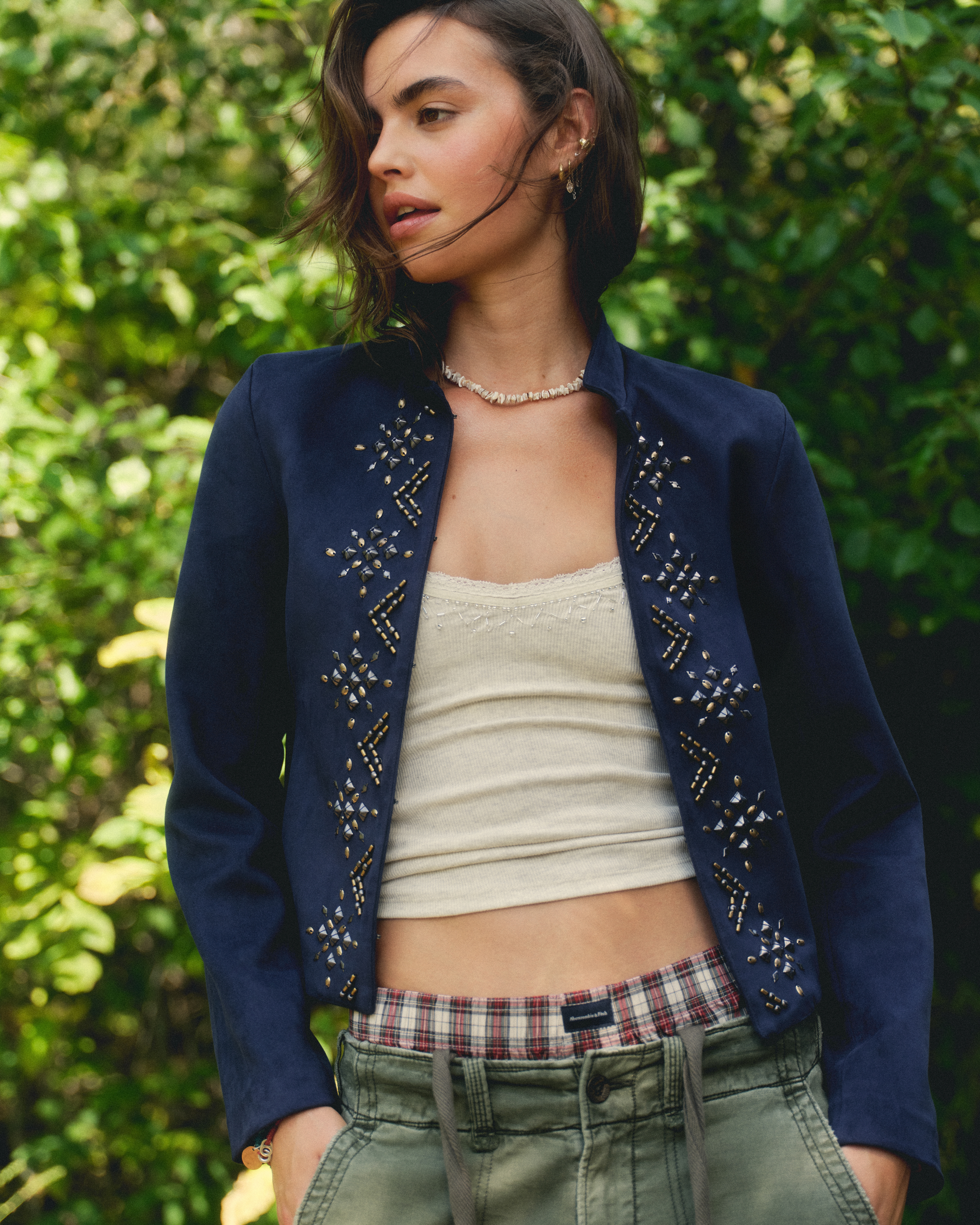 Женские куртки Abercrombie & Fitch Vegan Suede Embellished Jacket — фото 2