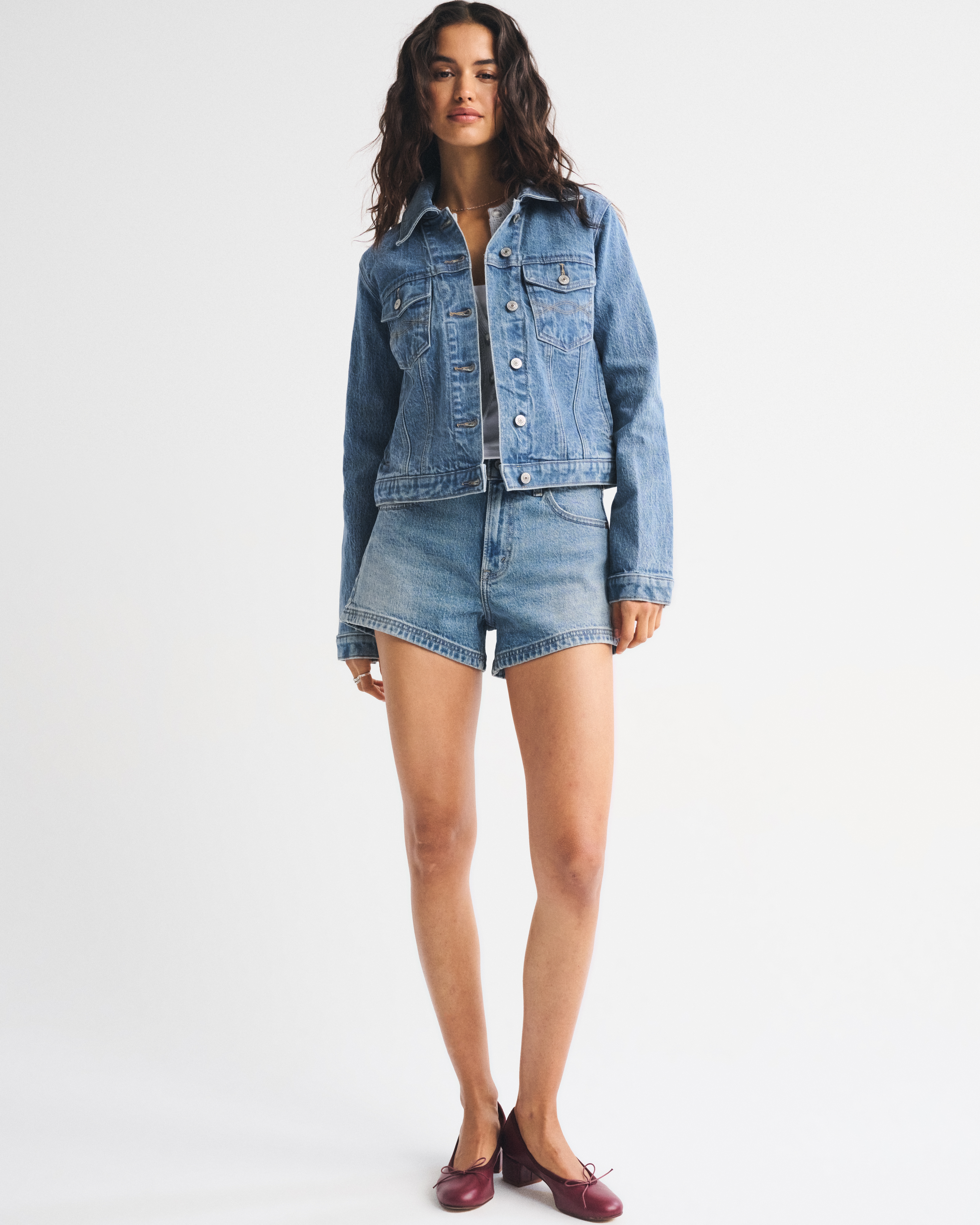 Женские куртки Abercrombie & Fitch Slim Denim Trucker Jacket — фото 3