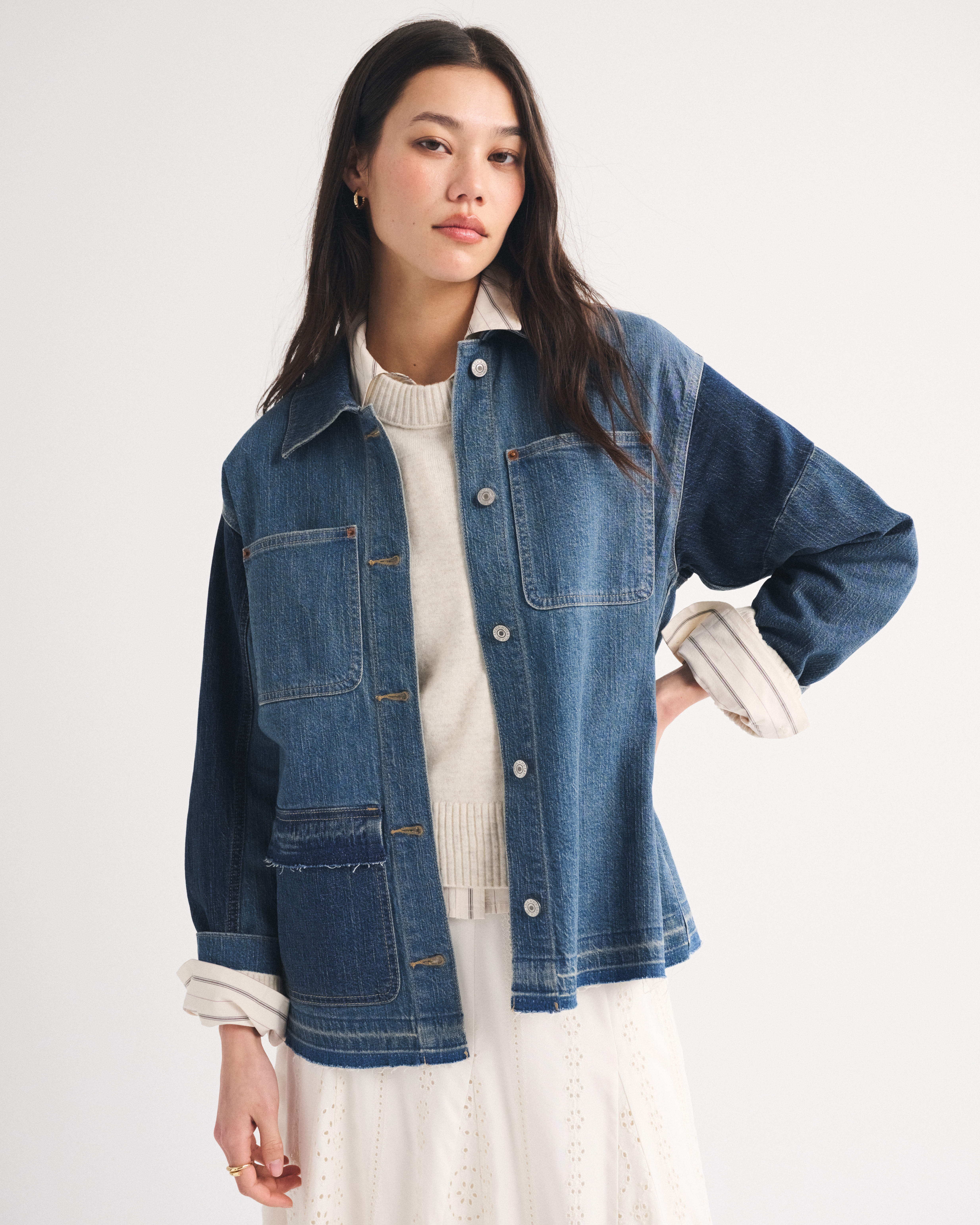 Женские куртки Abercrombie & Fitch Reworked Linen-Blend Denim Shirt Jacket — фото 3