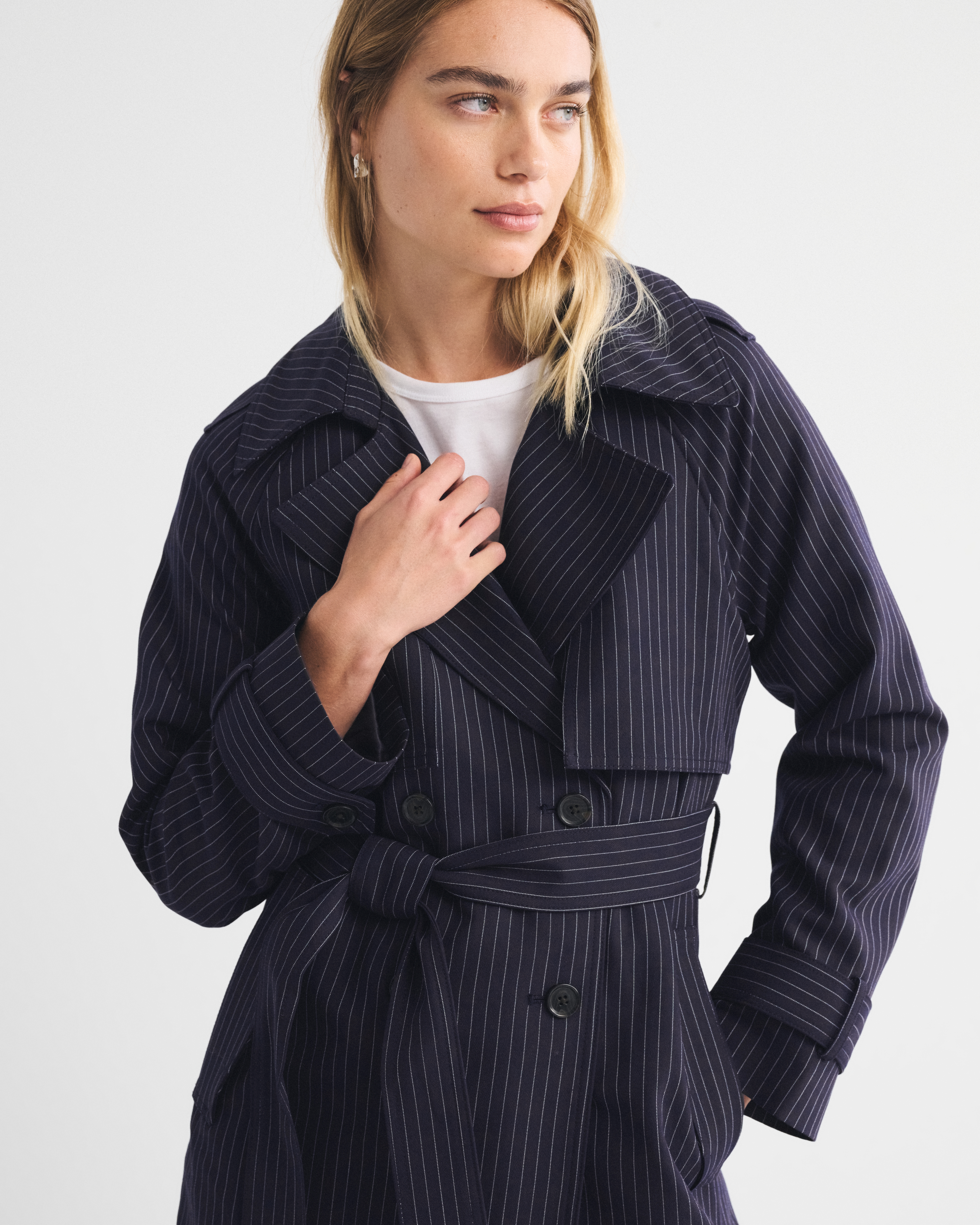 Женское пальто Abercrombie & Fitch A&F Carrie Menswear Long Trench, цвет: Тёмно-синий полосатый — фото 3