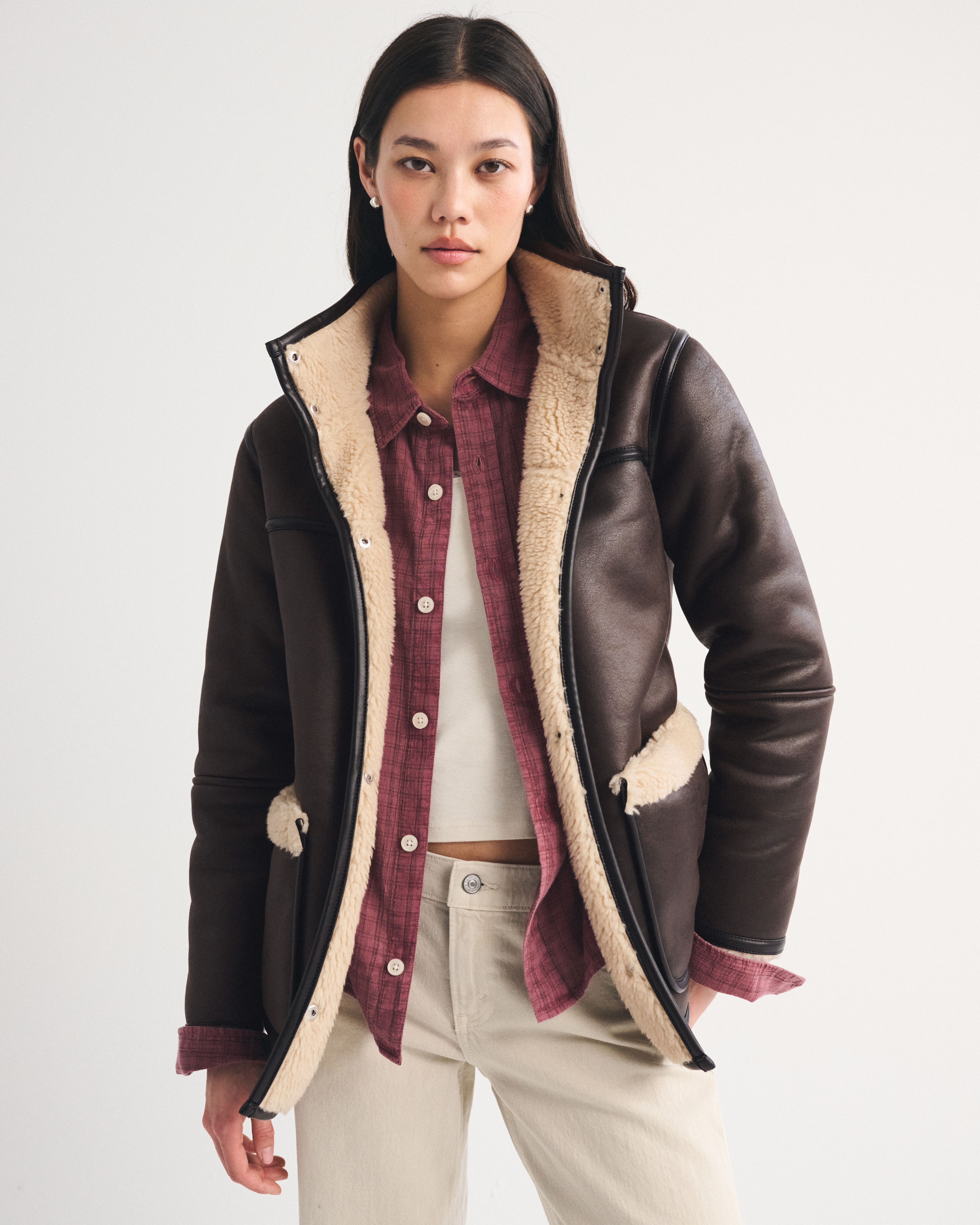 Женские куртки Abercrombie & Fitch Mockneck Mid-Length Vegan Leather Coat — фото 2