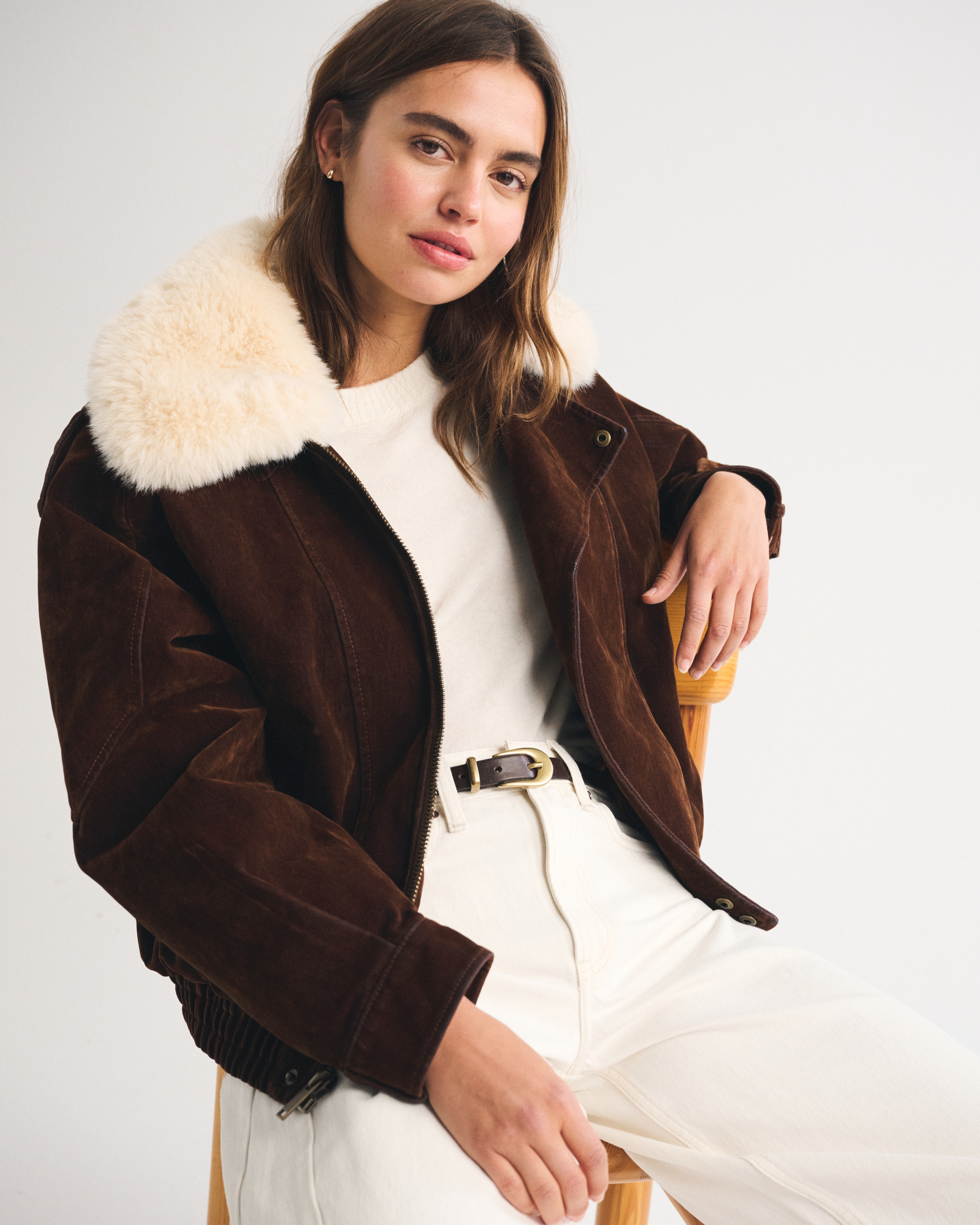 Женские куртки Abercrombie & Fitch Convertible Flocked Denim Bomber Jacket — фото 2