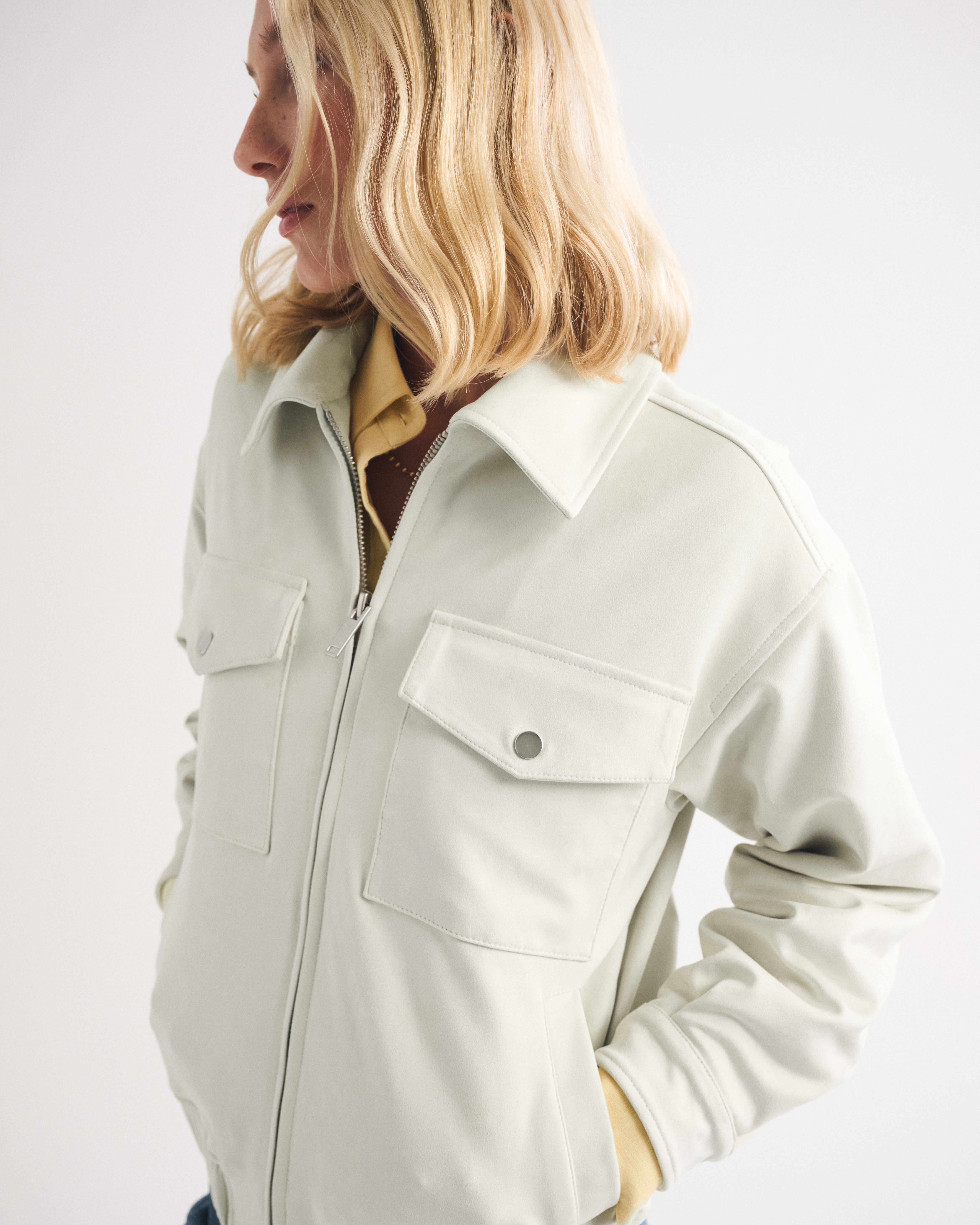 Мужские куртки Abercrombie & Fitch Vegan Suede Bomber Jacket — фото 2