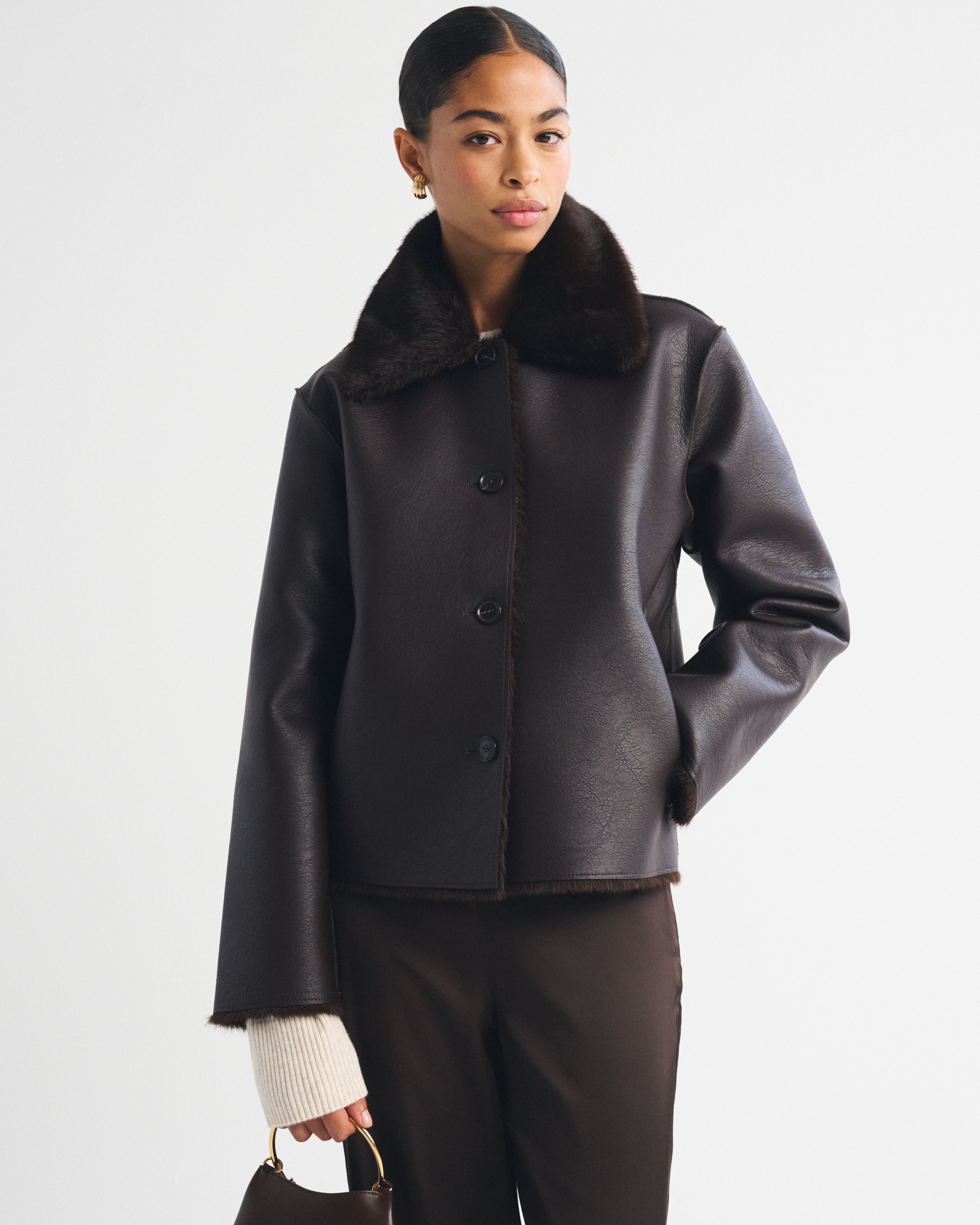 Женская куртка Abercrombie & Fitch Reversible Vegan Leather and Faux Shearling, цвет: Коричневый — фото 2
