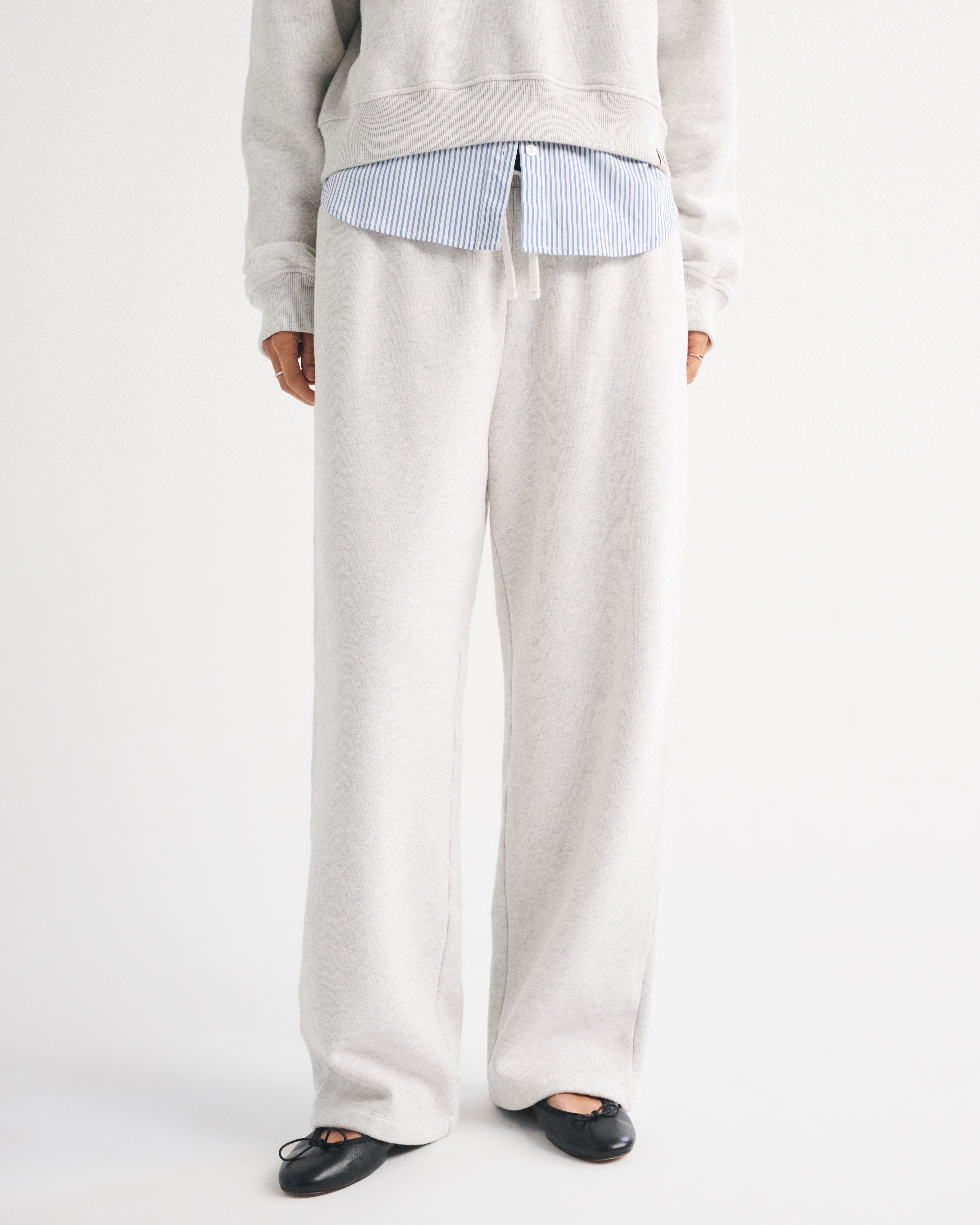 Женские брюки Abercrombie & Fitch Heritage Heavyweight High Rise Straight Leg Sweatpant, цвет: Светлый серый — фото 3