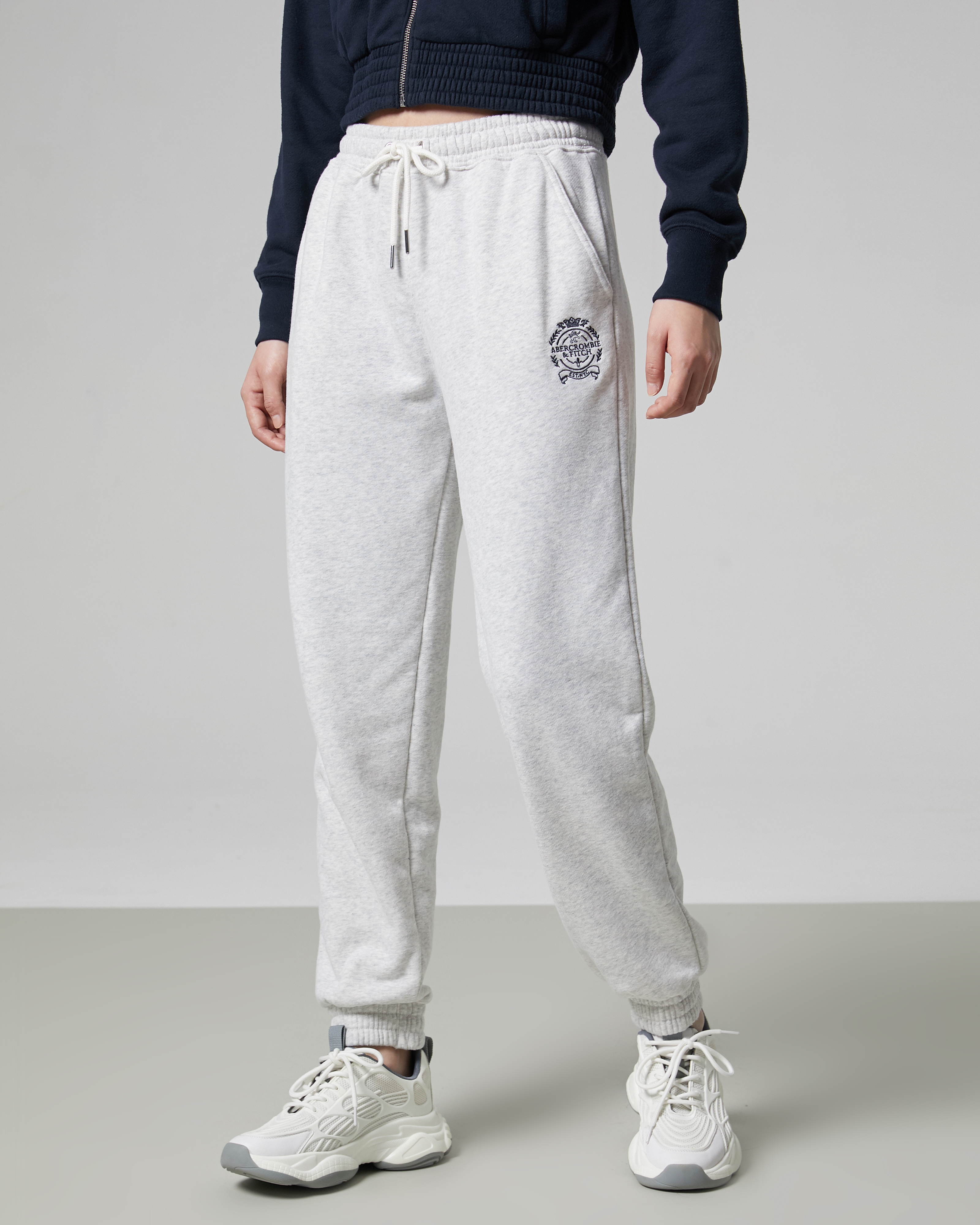 Abercrombie cream online sweatpants