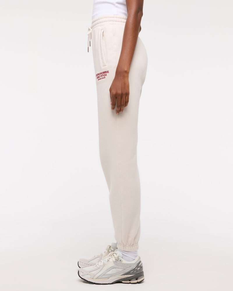 Essential Oversized Logo Sunday Jogger