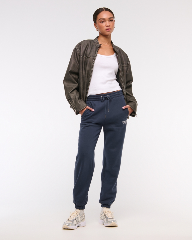 Essential Oversized Logo Sunday Jogger