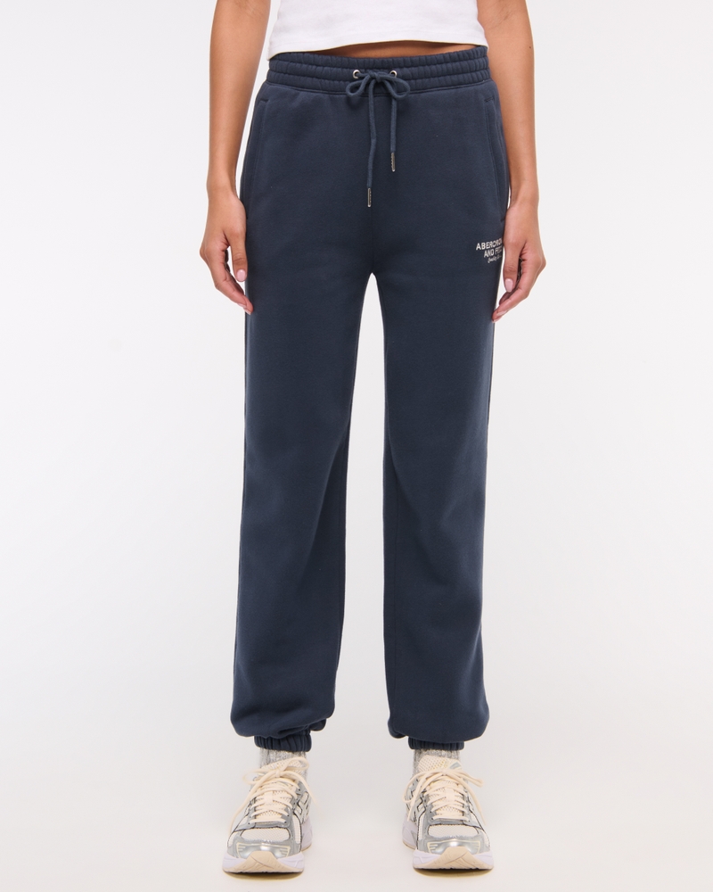 Essential Oversized Logo Sunday Jogger