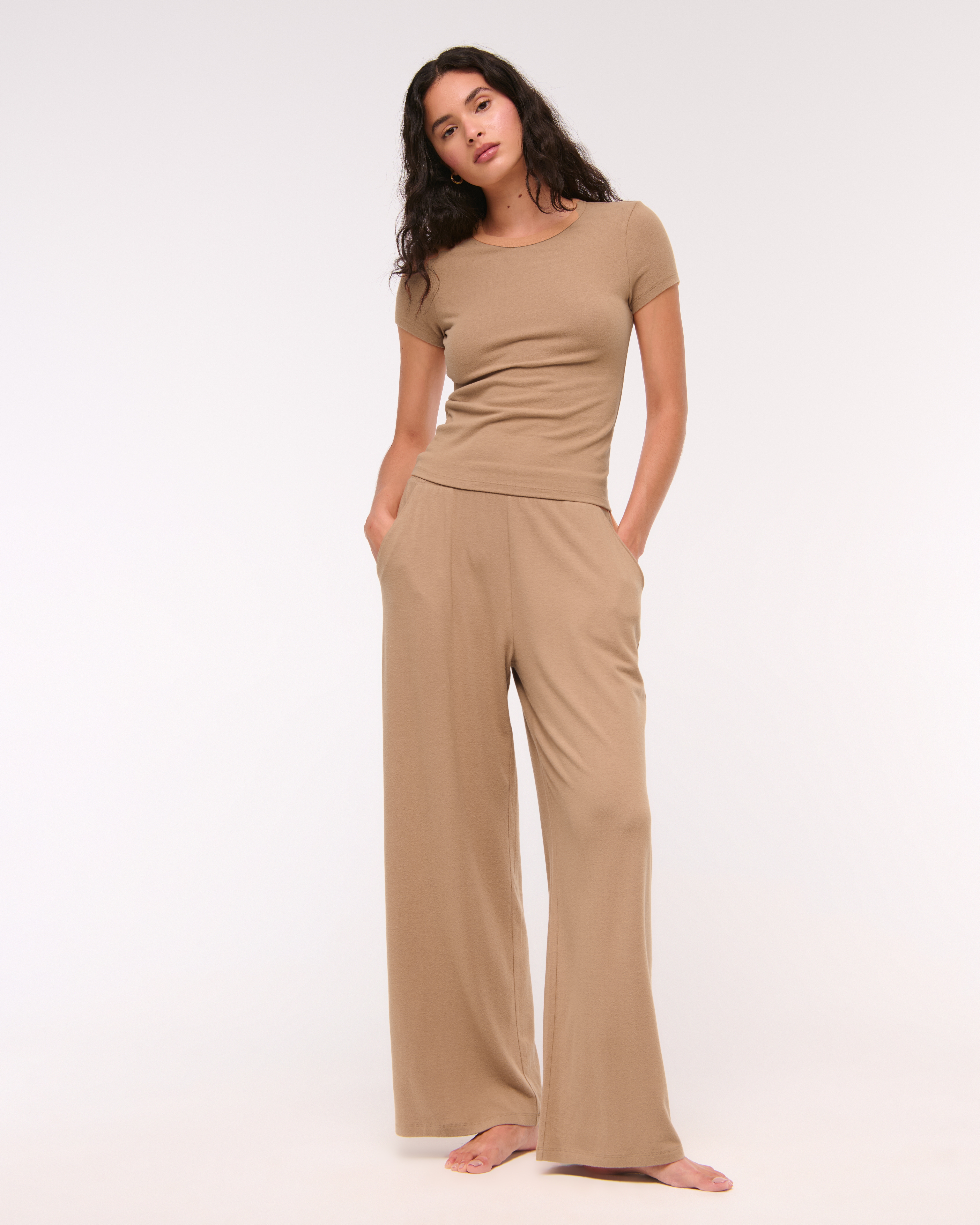 Женские брюки Abercrombie & Fitch Lounge Brushed Wide Leg Sweatpant — фото 2