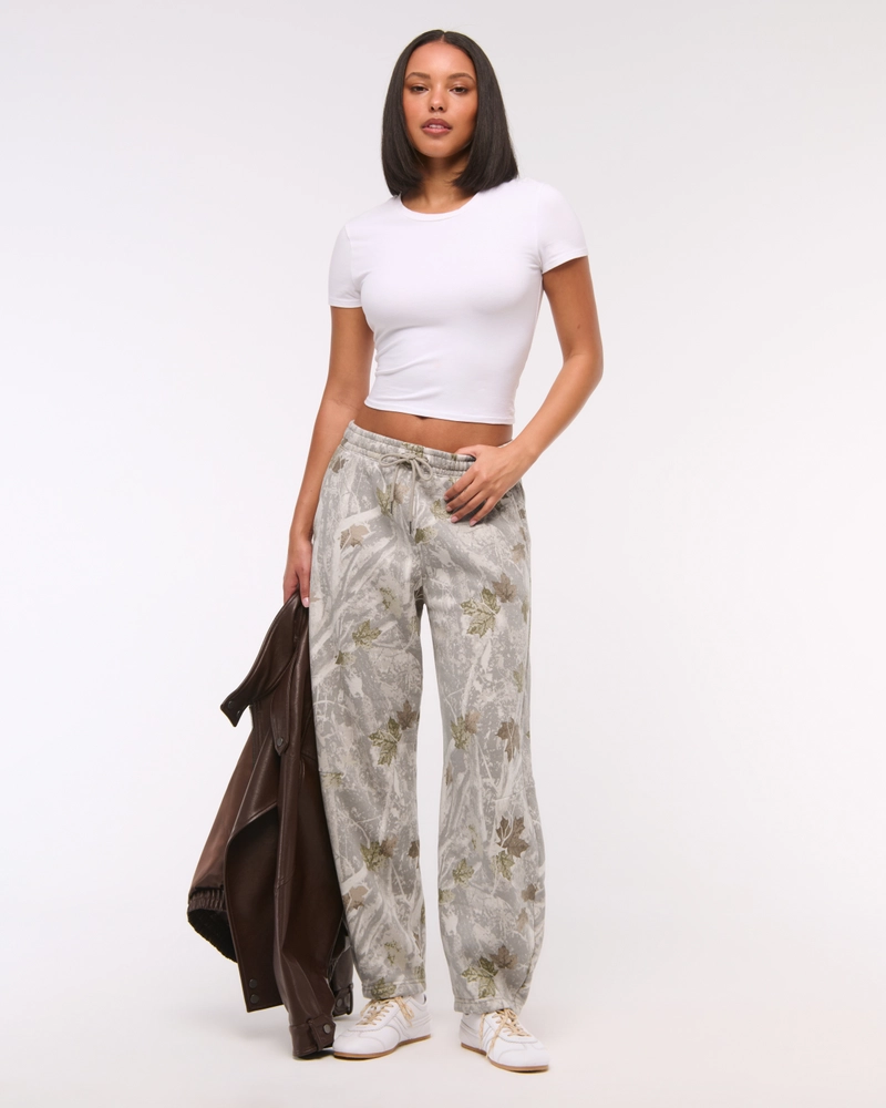 Essential Mid Rise Barrel Sunday Sweatpant