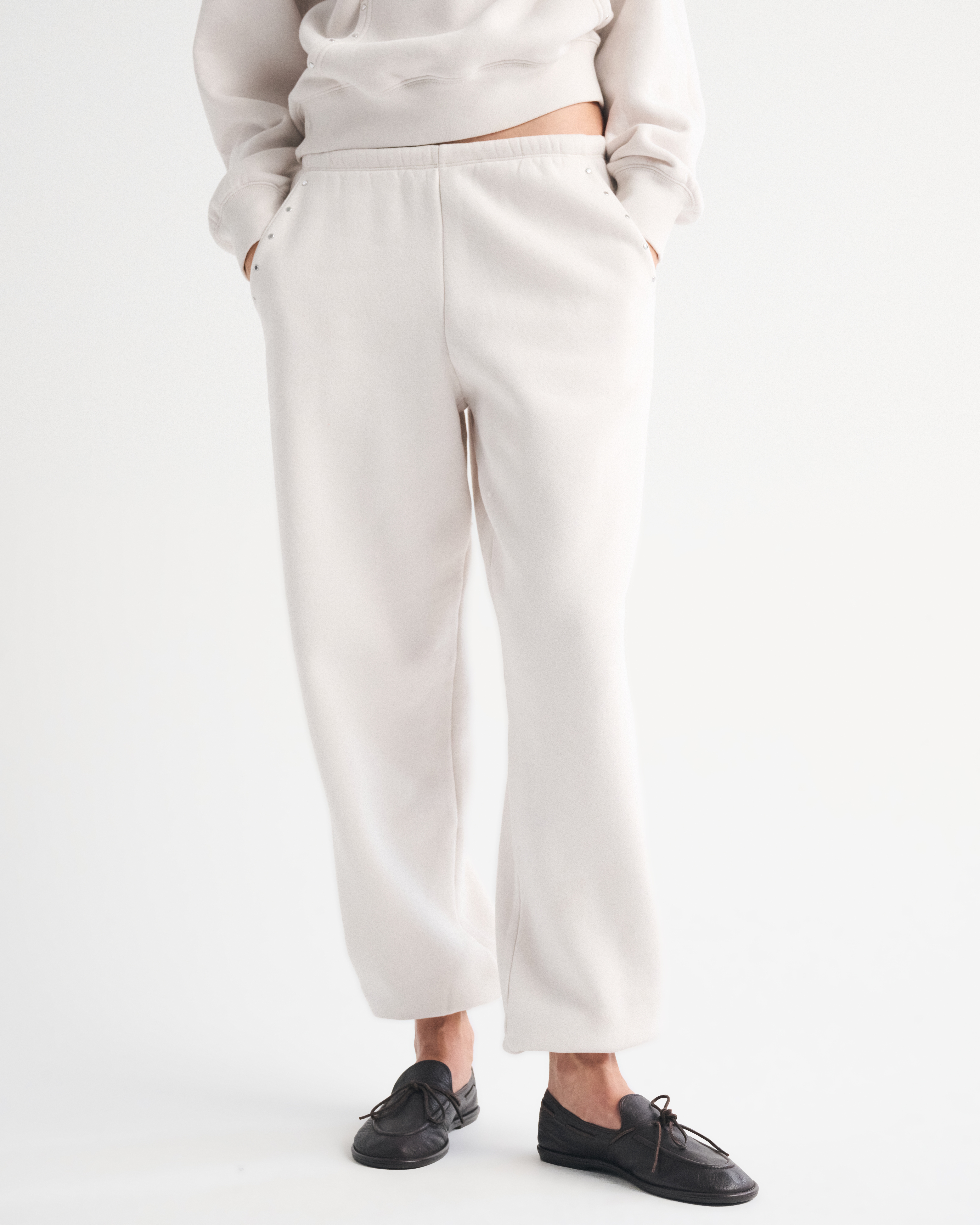 Брюки Abercrombie & Fitch High Rise Sunday Baggy Sweatpant, цвет: Кремовый — фото 3