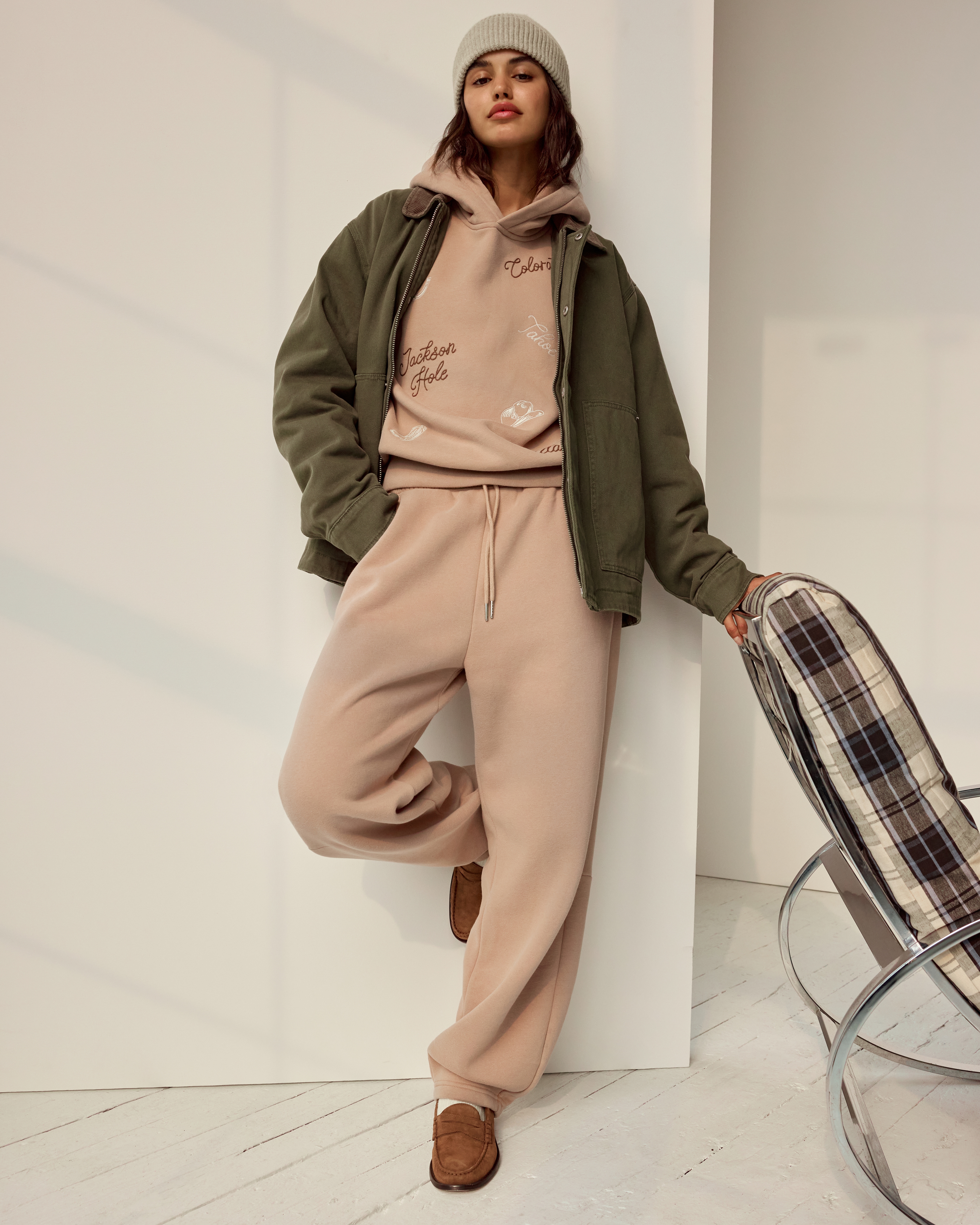 Женские брюки Abercrombie & Fitch High Rise Sunday Barrel Sweatpant — фото 2