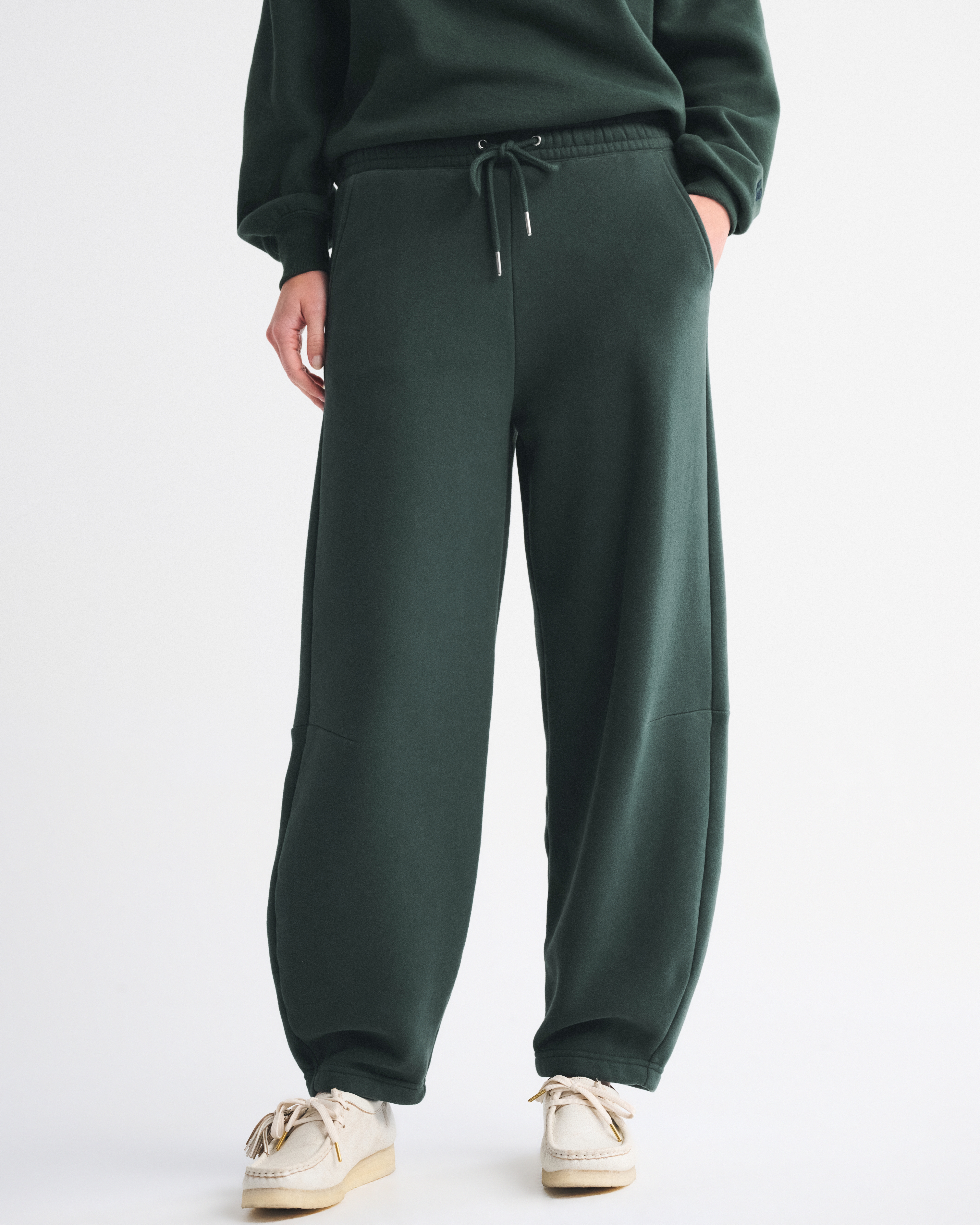 Abercrombie & Fitch High Rise Sunday Barrel Sweatpant In Green
