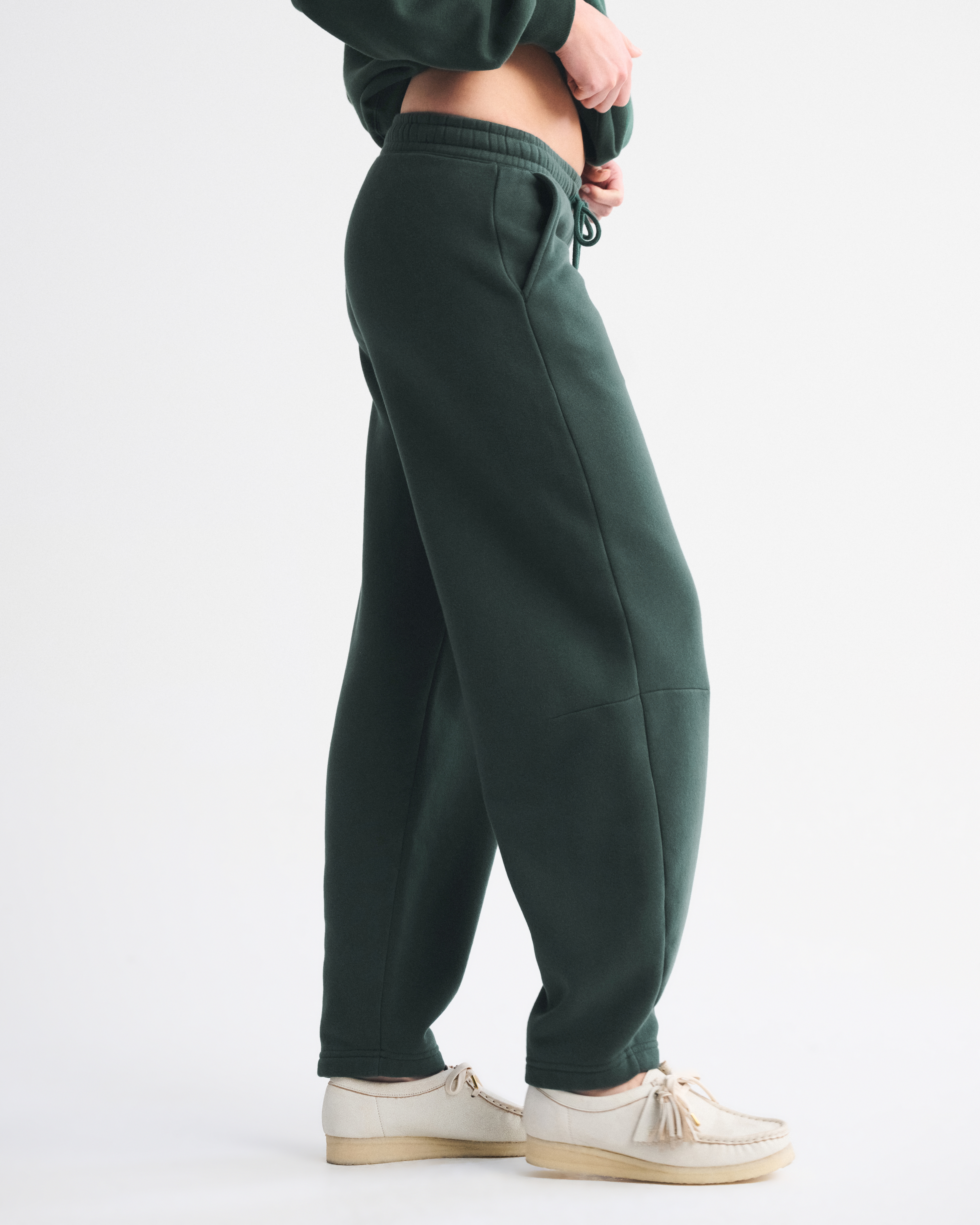 Abercrombie & Fitch High Rise Sunday Barrel Sweatpant In Green