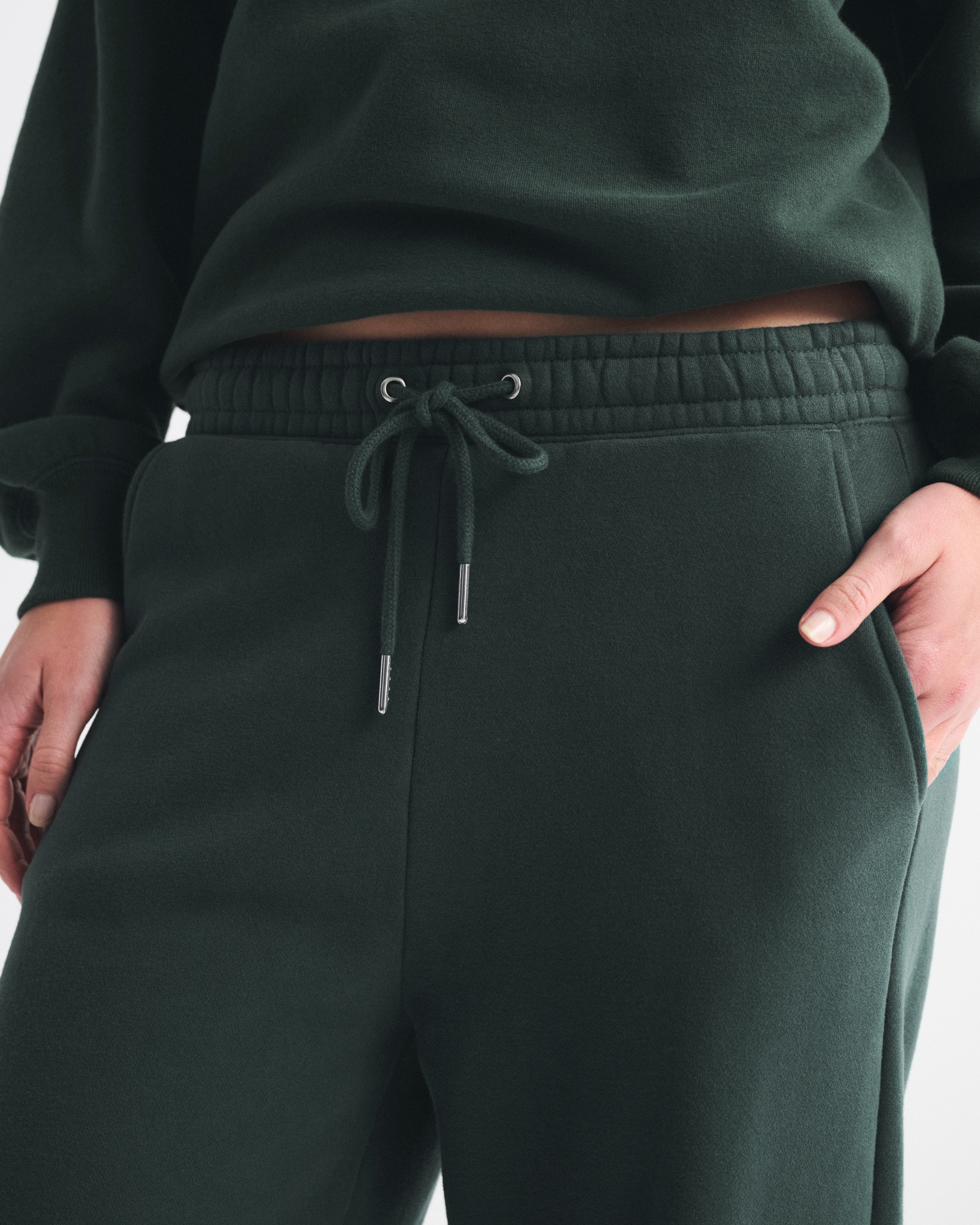 Abercrombie & Fitch High Rise Sunday Barrel Sweatpant In Green