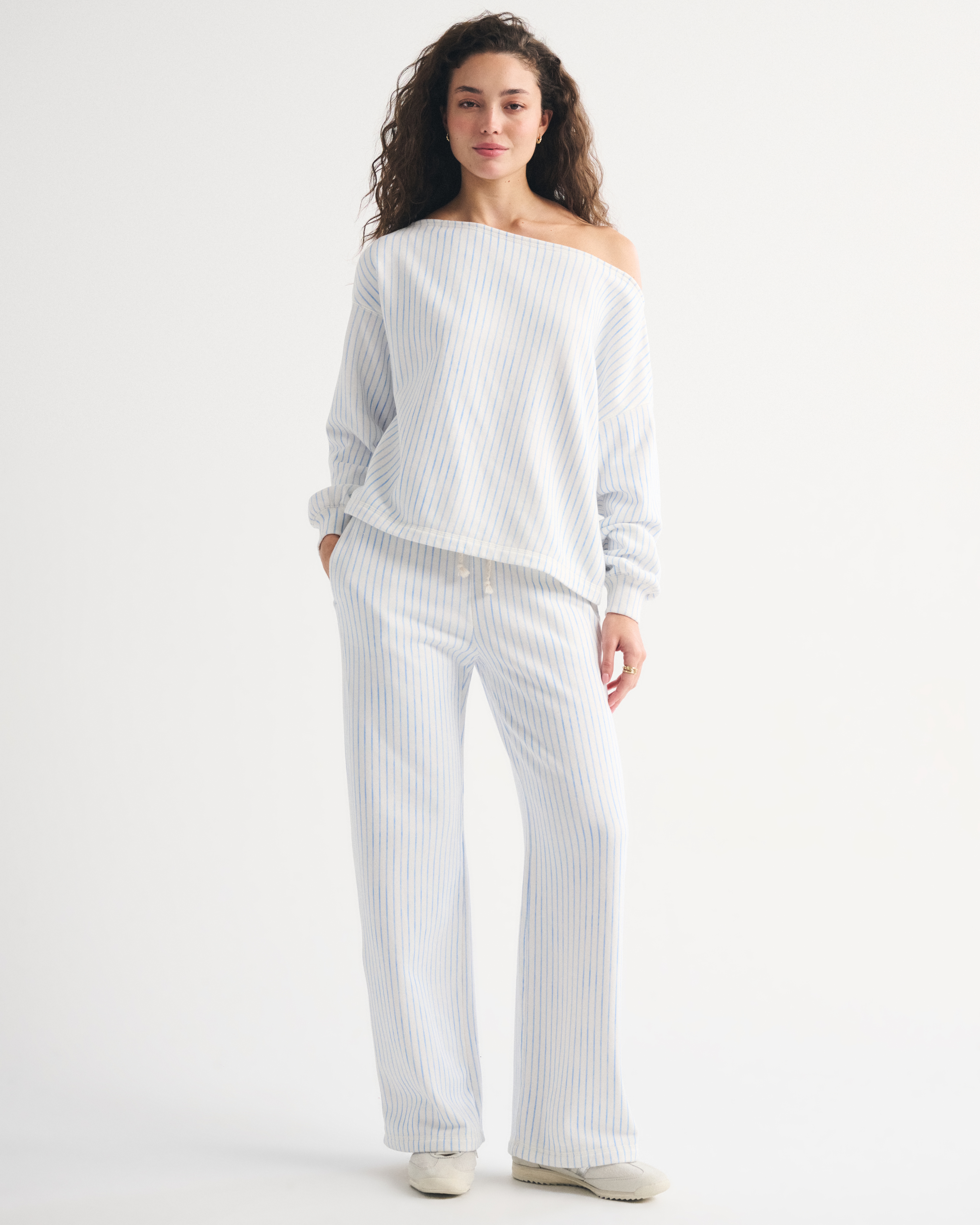 Женские брюки Abercrombie & Fitch High Rise Wide Leg Sweatpant, цвет: Синий полосатый — фото 2
