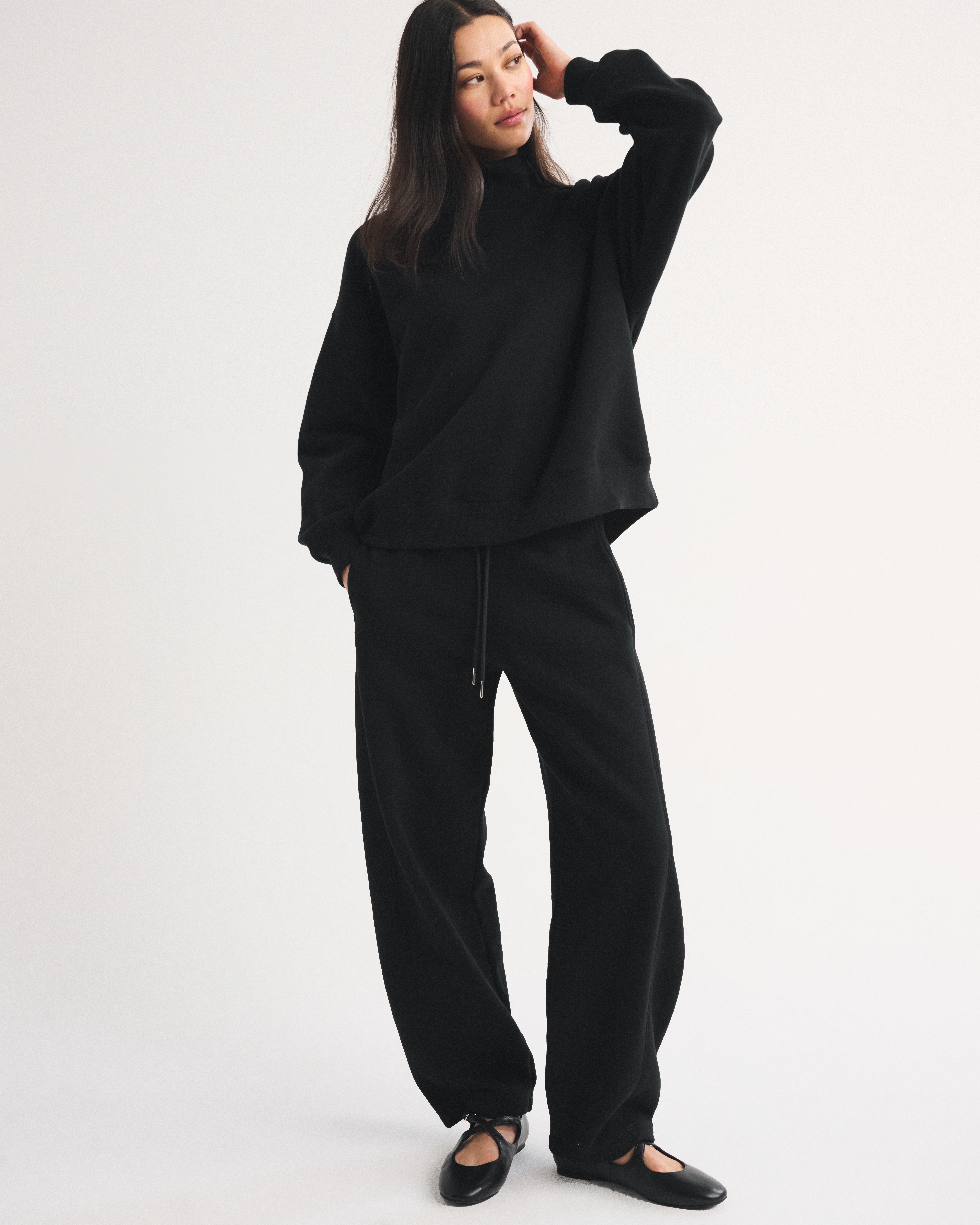 Женские брюки Abercrombie & Fitch High Rise Forward Seam Barrel Sweatpant — фото 2