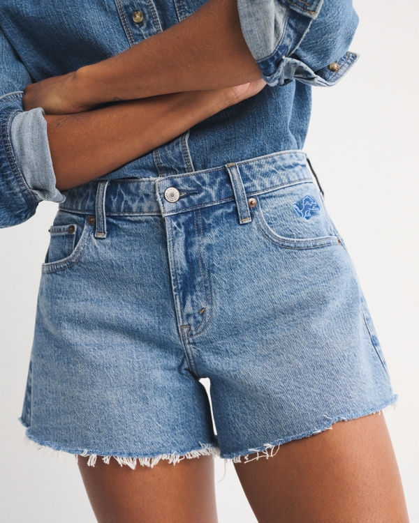 Detroit Lions Curve Love Mid Rise A-Line Denim Short, Medium Wash - Lions view 1