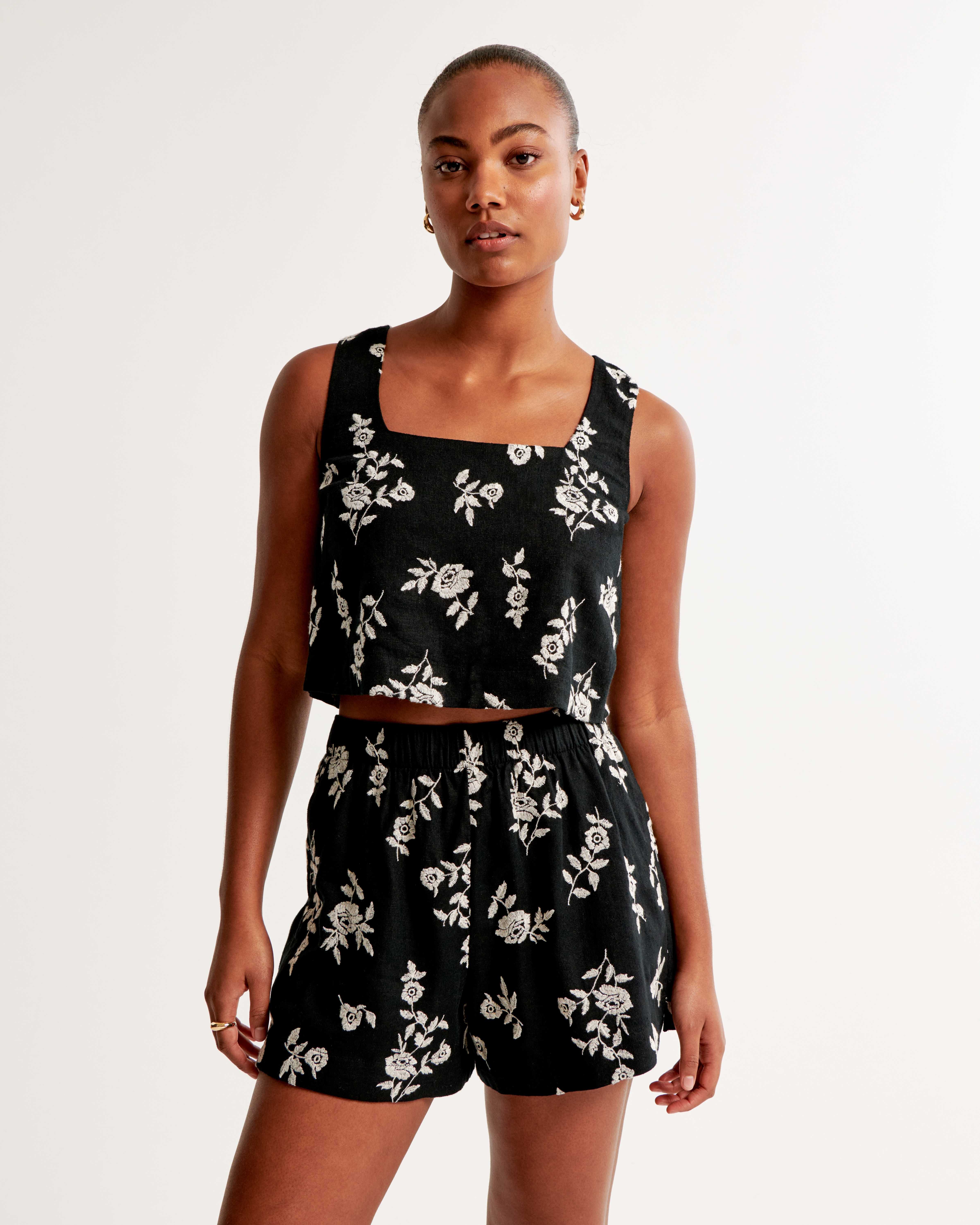 Women's Linen-Blend Embroidered Pull-On Short | Women's Clearance 