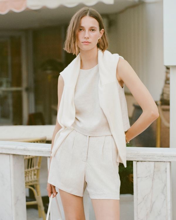 A&F Sloane Tailored Linen-Blend Short, Light Beige