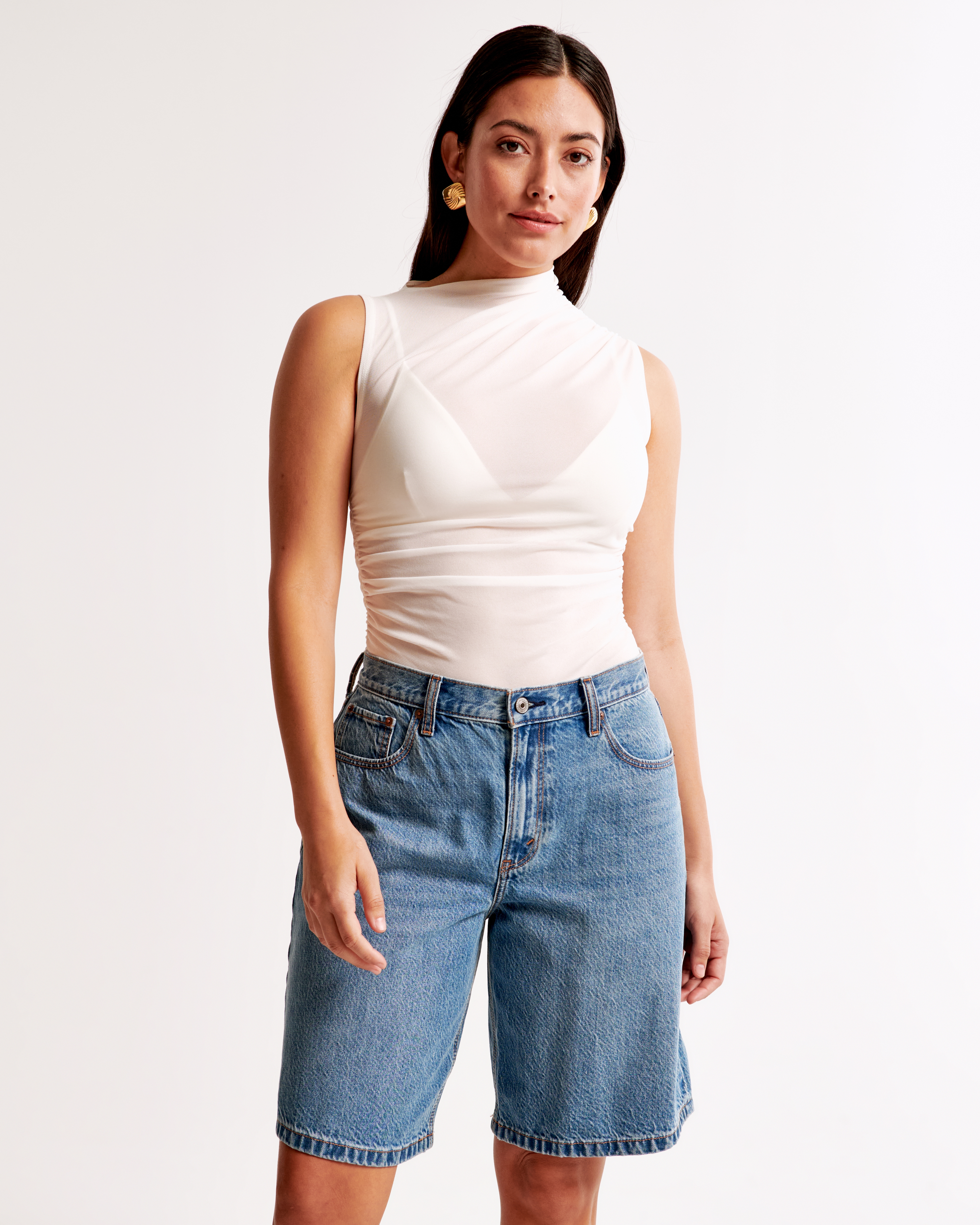 Женские шорты Abercrombie & Fitch Curve Love Mid Rise 10" Loose Short, цвет: Средний — фото 3